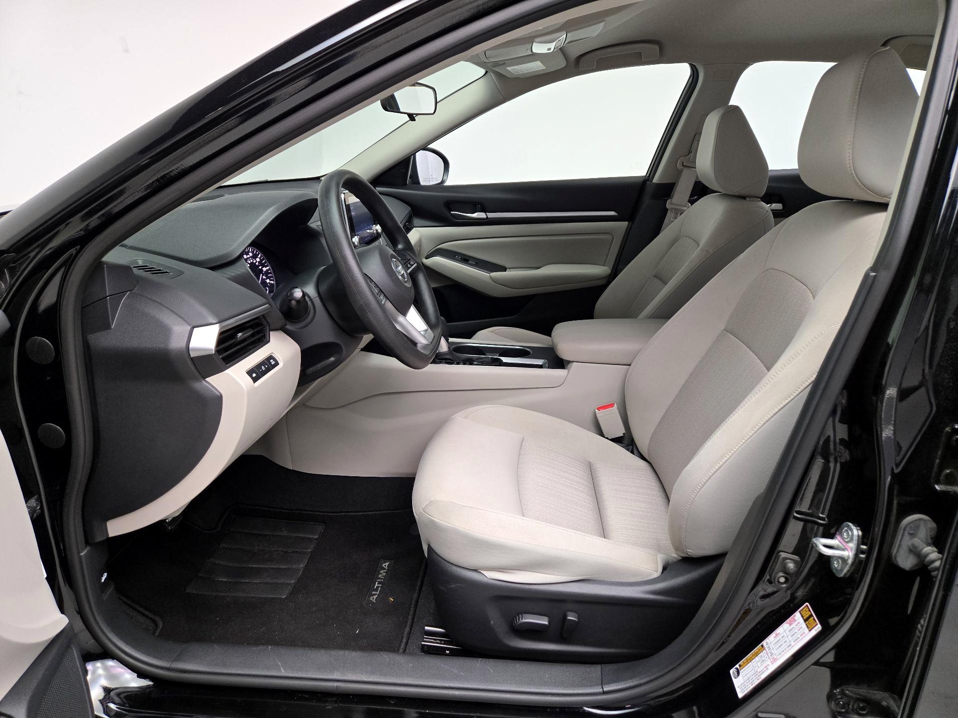 Thumbnail: 2022 Nissan Altima - 11