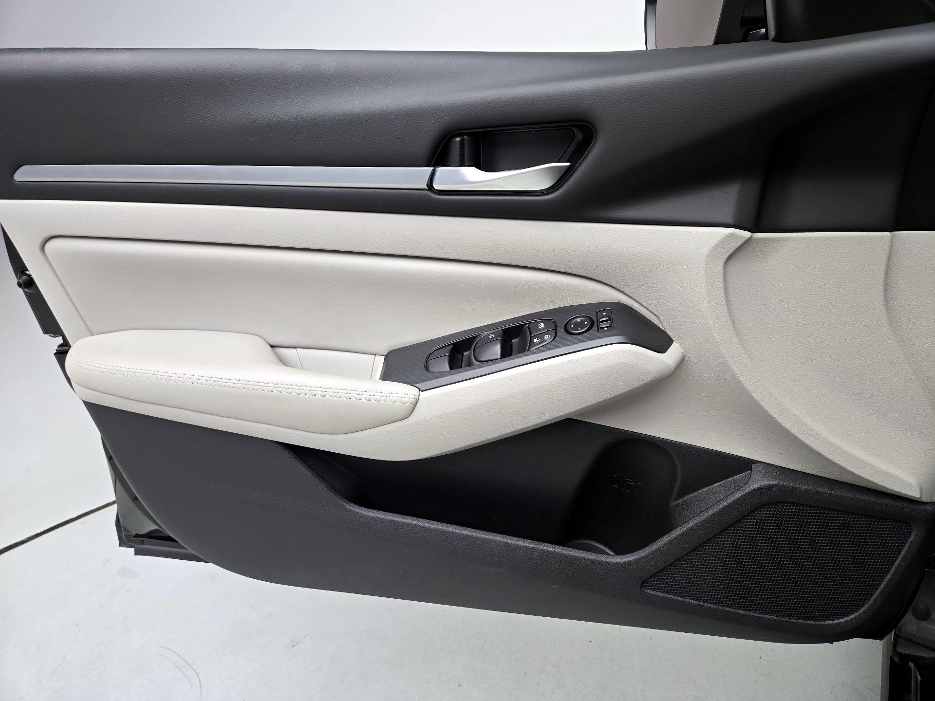 Thumbnail: 2022 Nissan Altima - 12