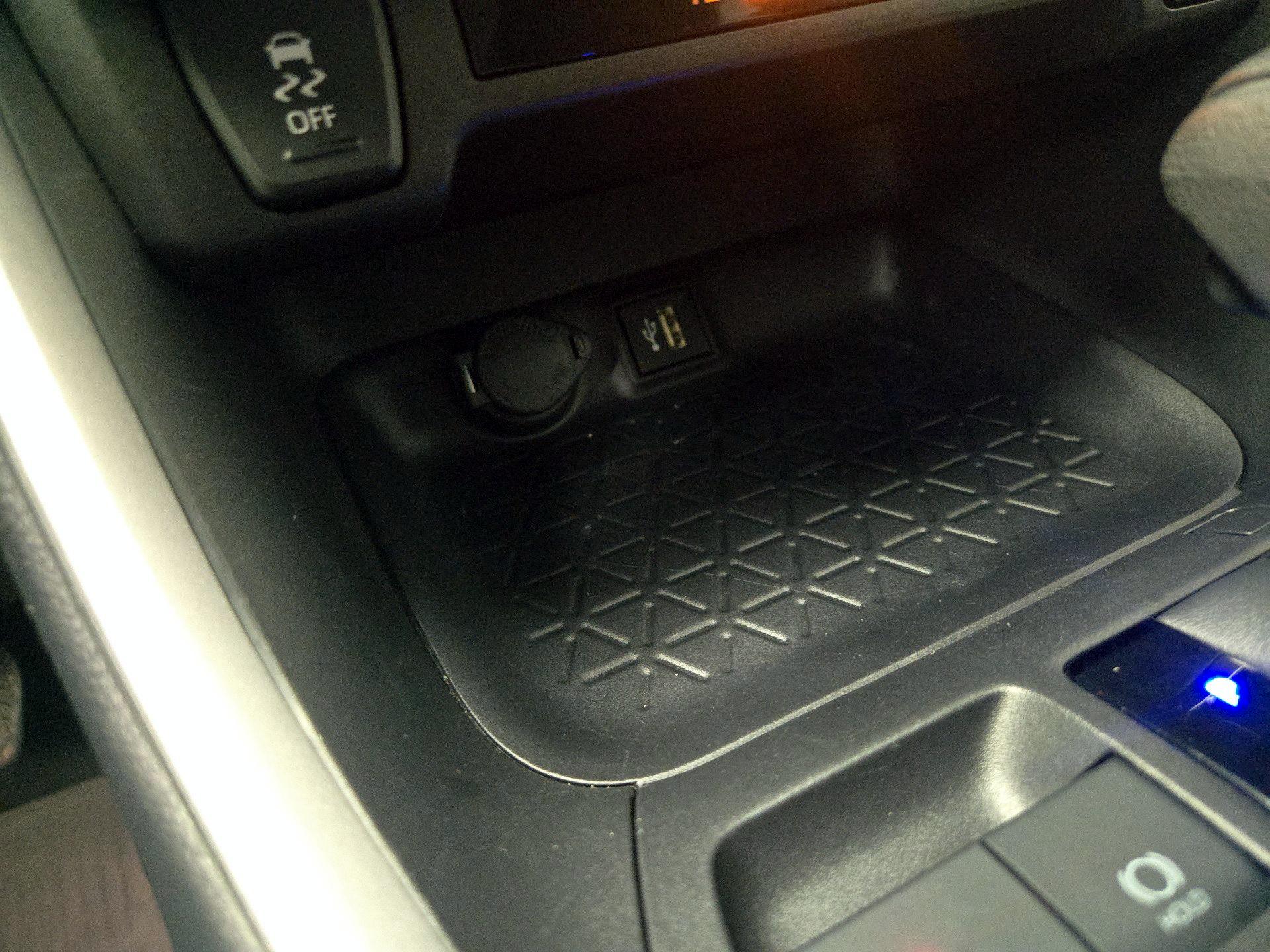 Thumbnail: 2024 Toyota RAV4 - 18