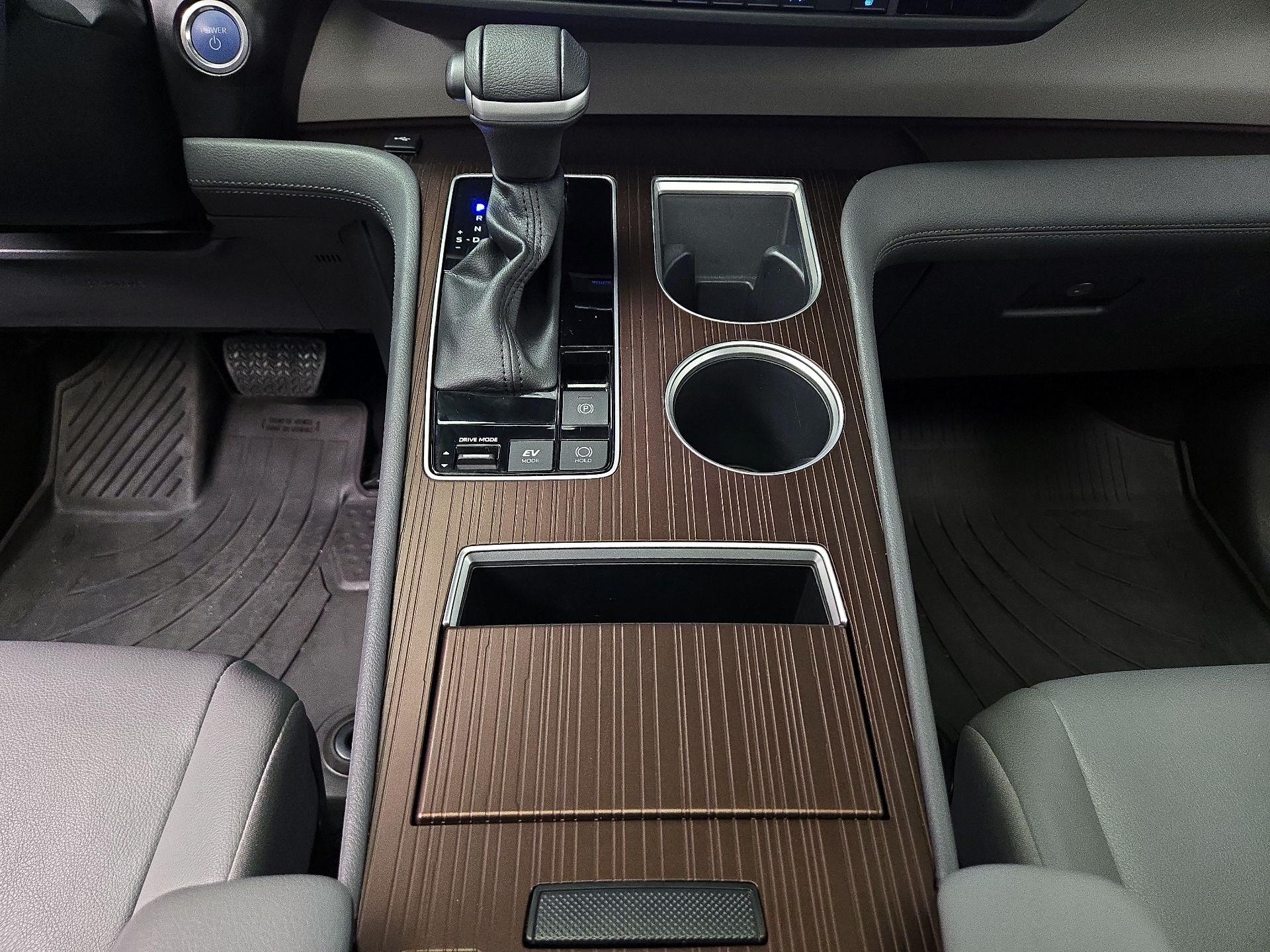 Thumbnail: 2023 Toyota Sienna - 17