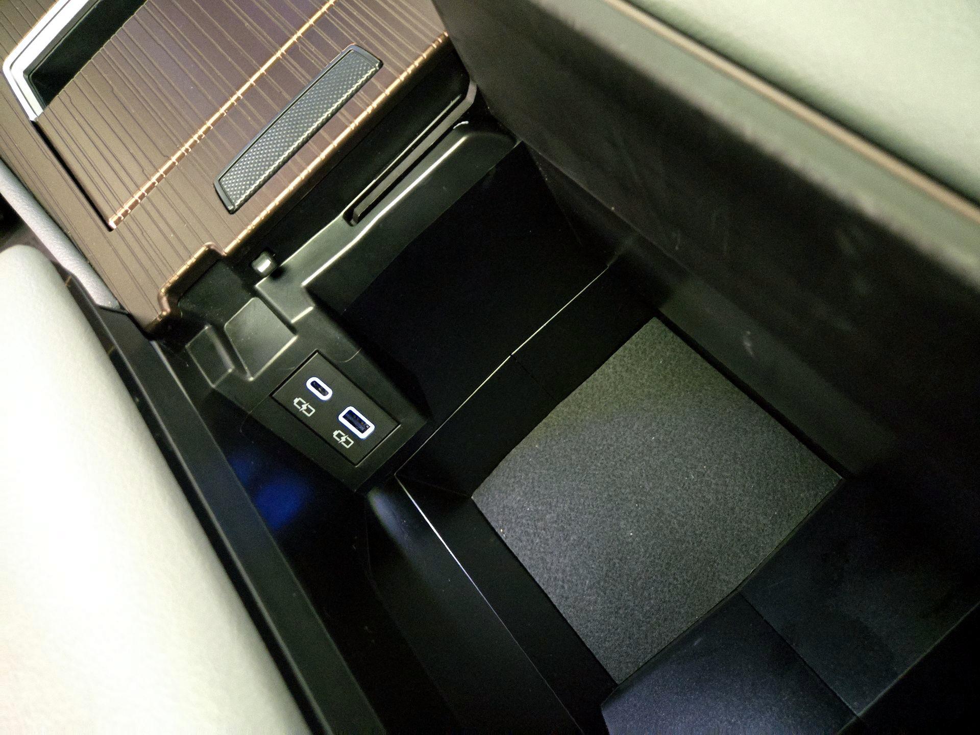 Thumbnail: 2023 Toyota Sienna - 18