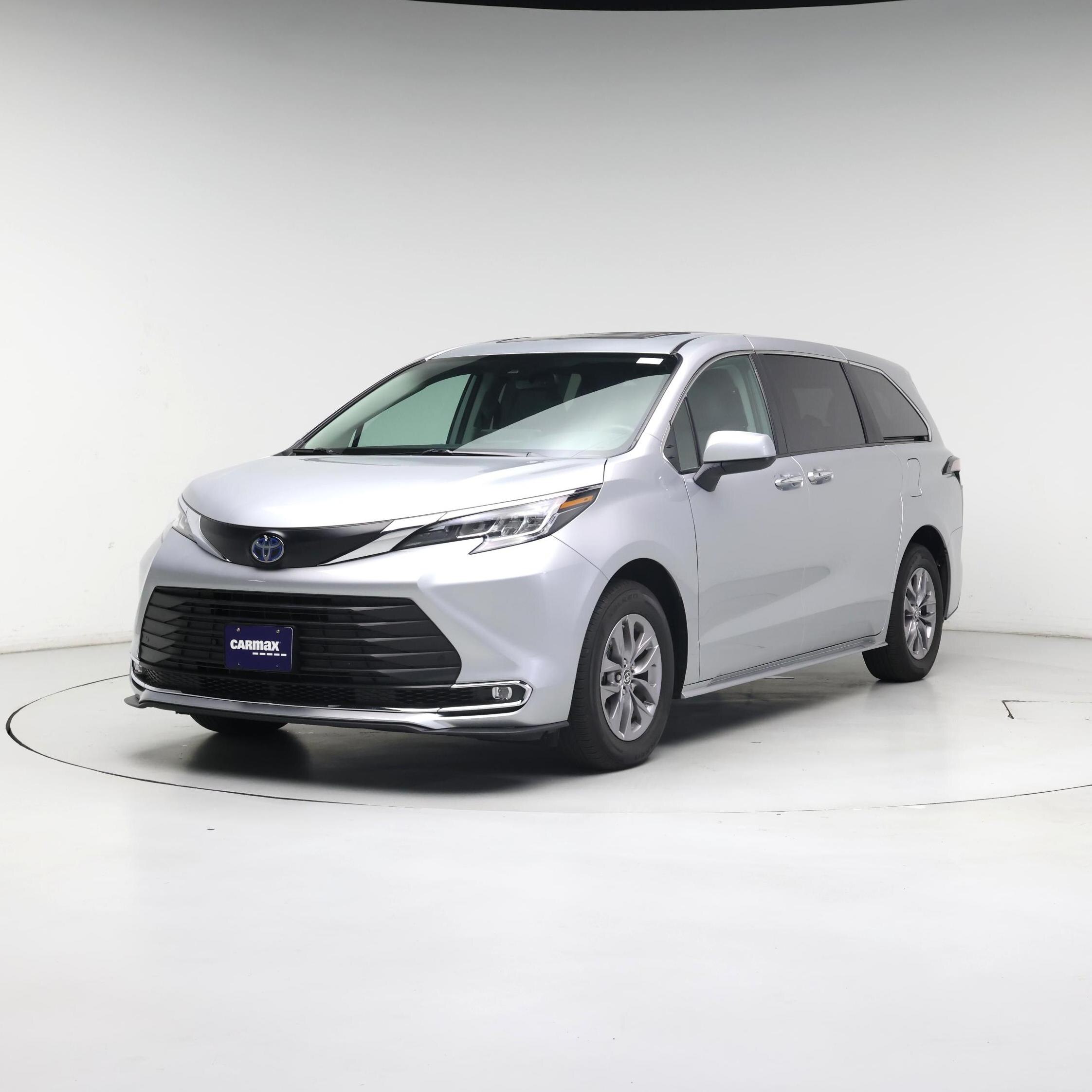 Thumbnail: 2023 Toyota Sienna - 4