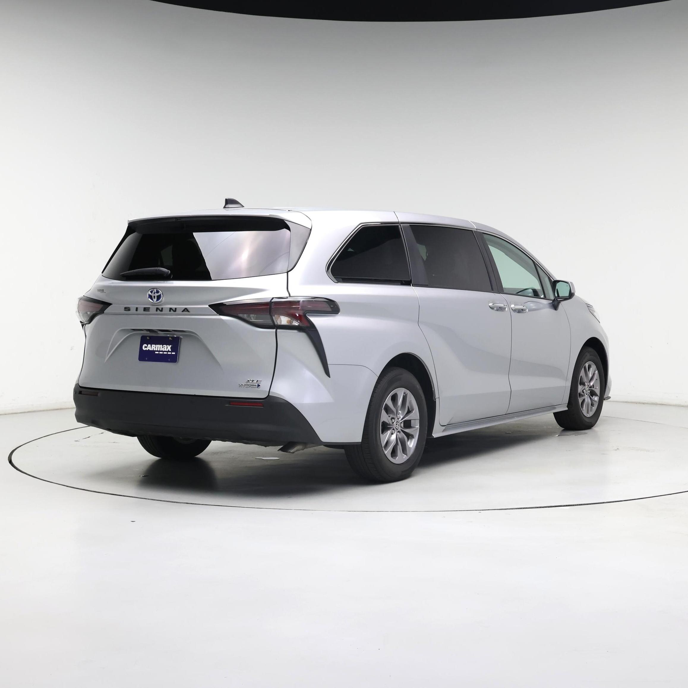 Thumbnail: 2023 Toyota Sienna - 8