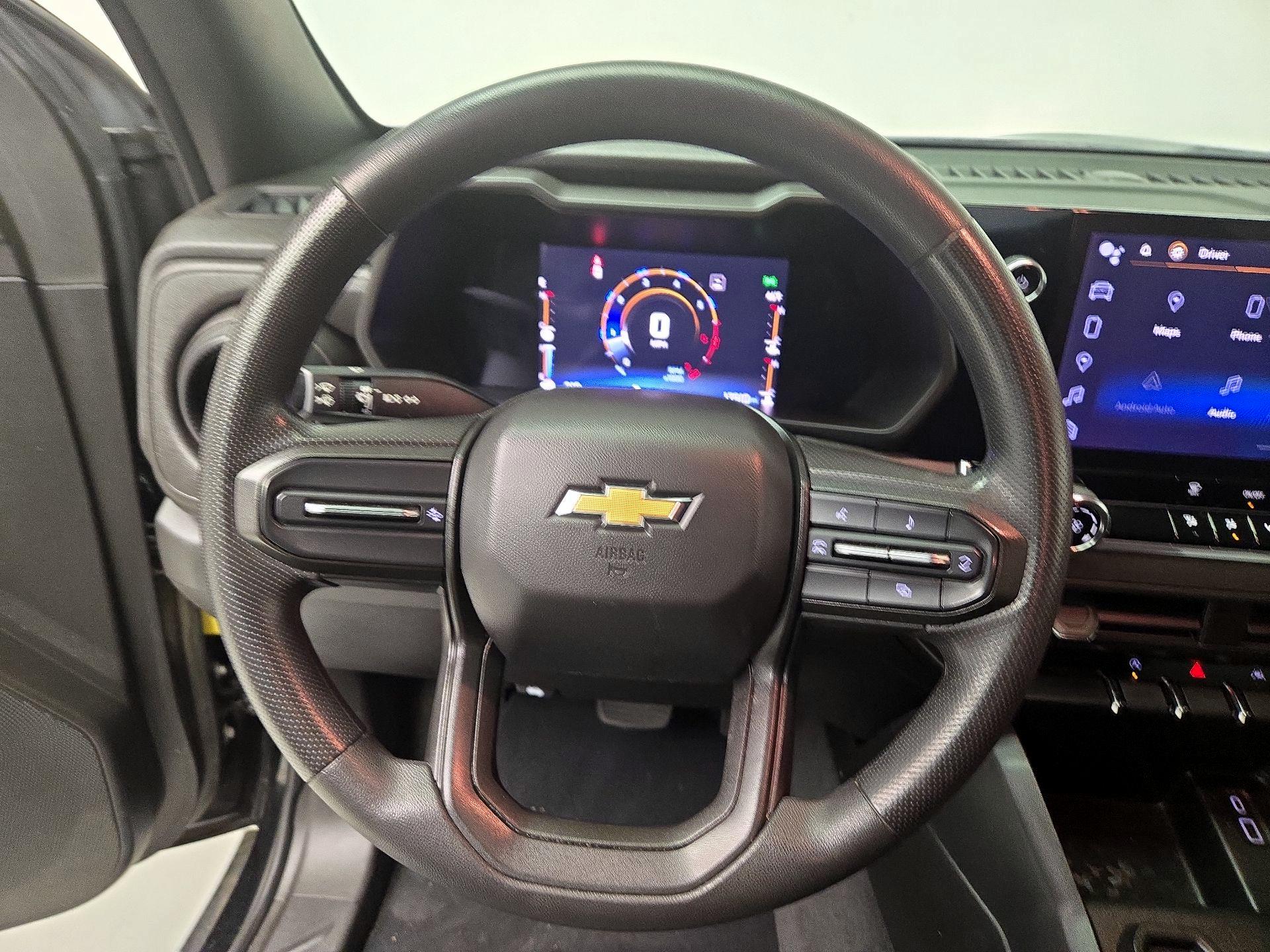 Thumbnail: 2023 Chevrolet Colorado - 10