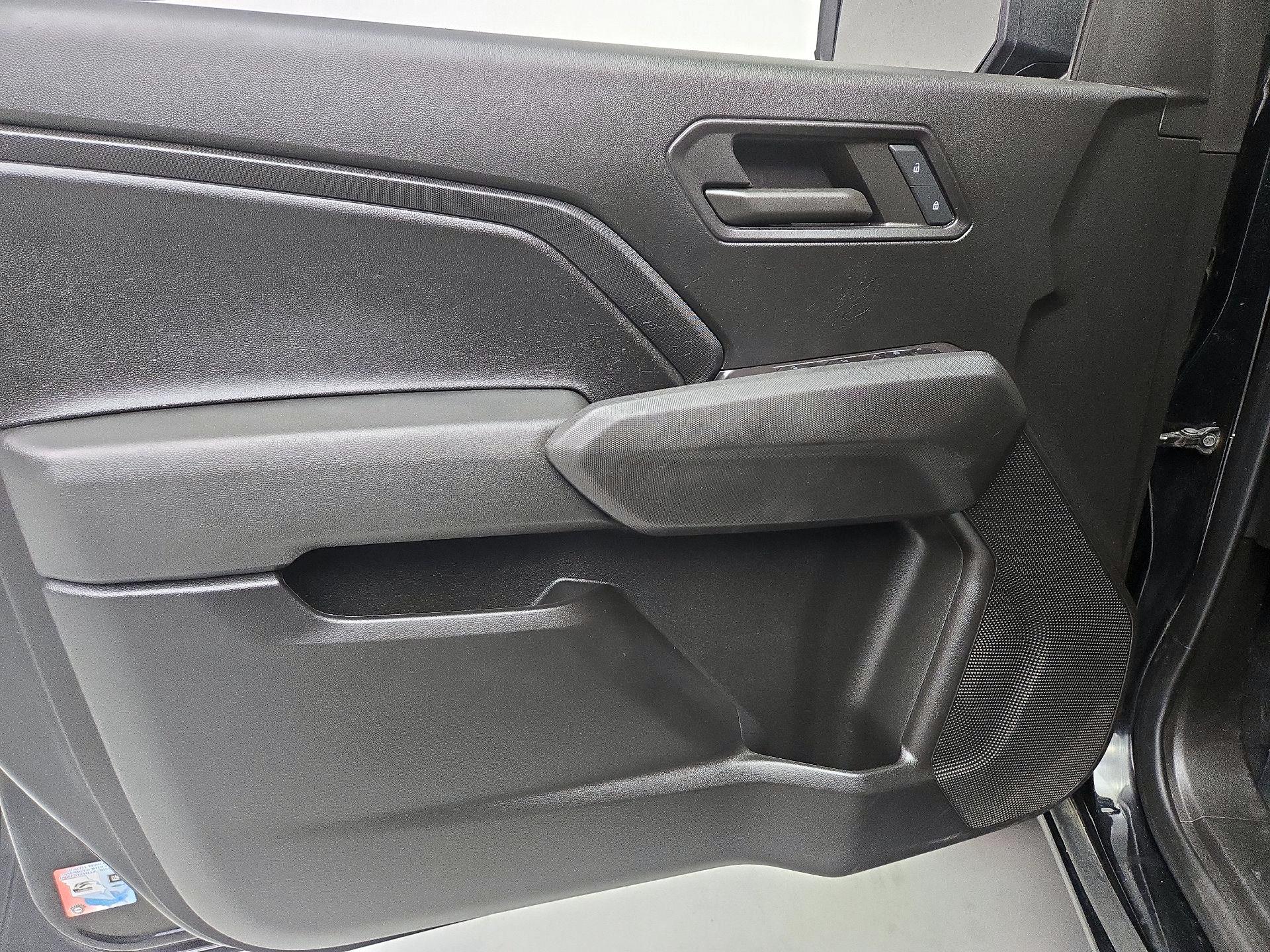 Thumbnail: 2023 Chevrolet Colorado - 12