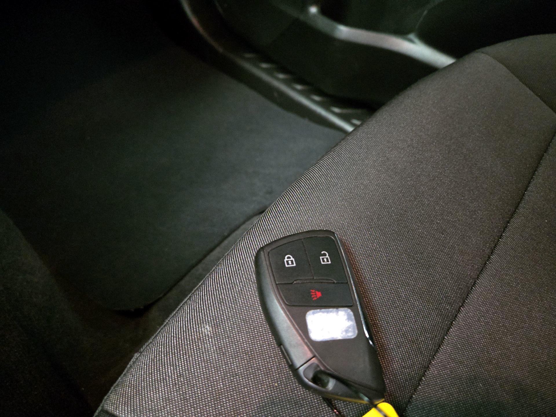 Thumbnail: 2023 Chevrolet Colorado - 20