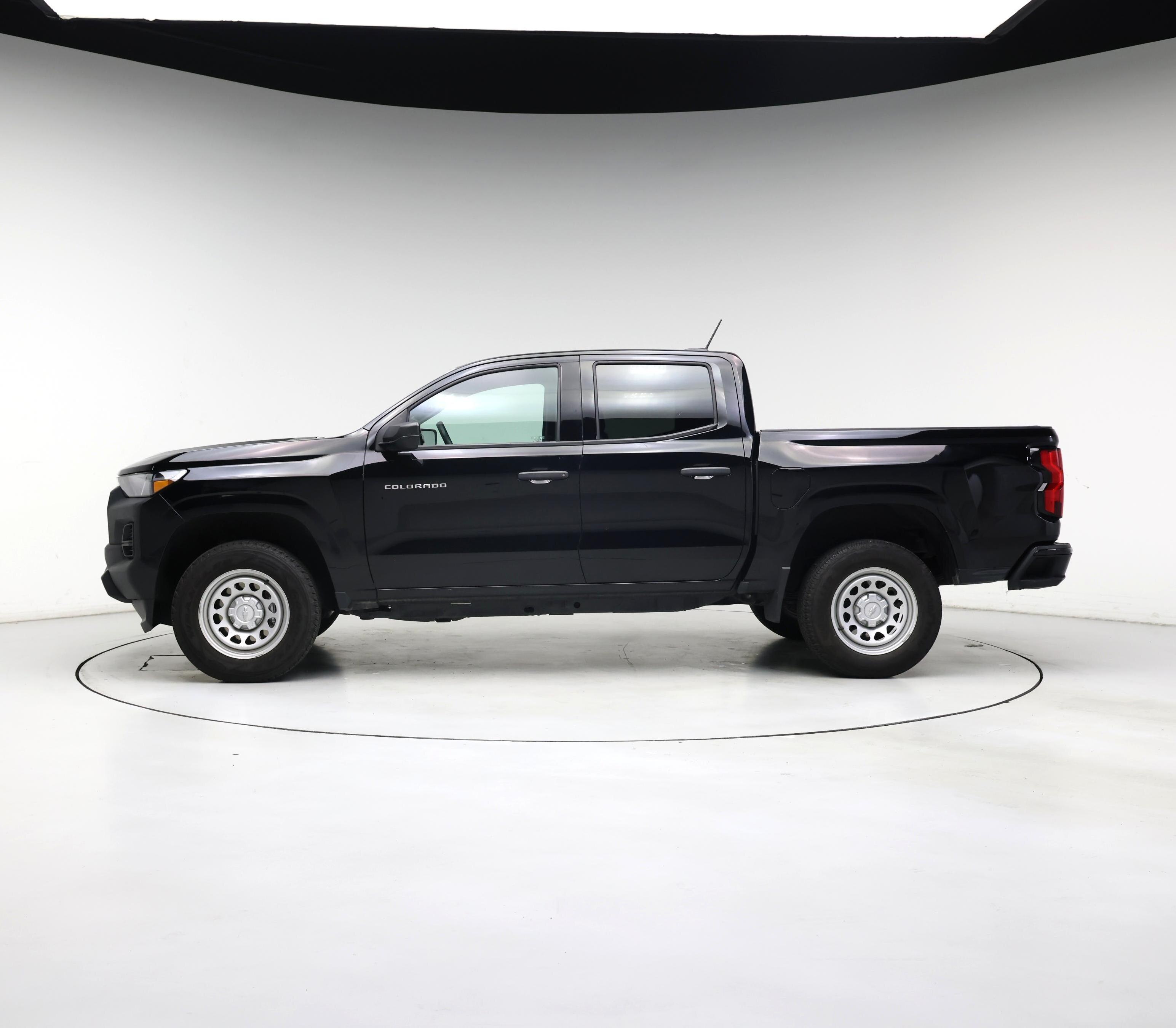 Thumbnail: 2023 Chevrolet Colorado - 3