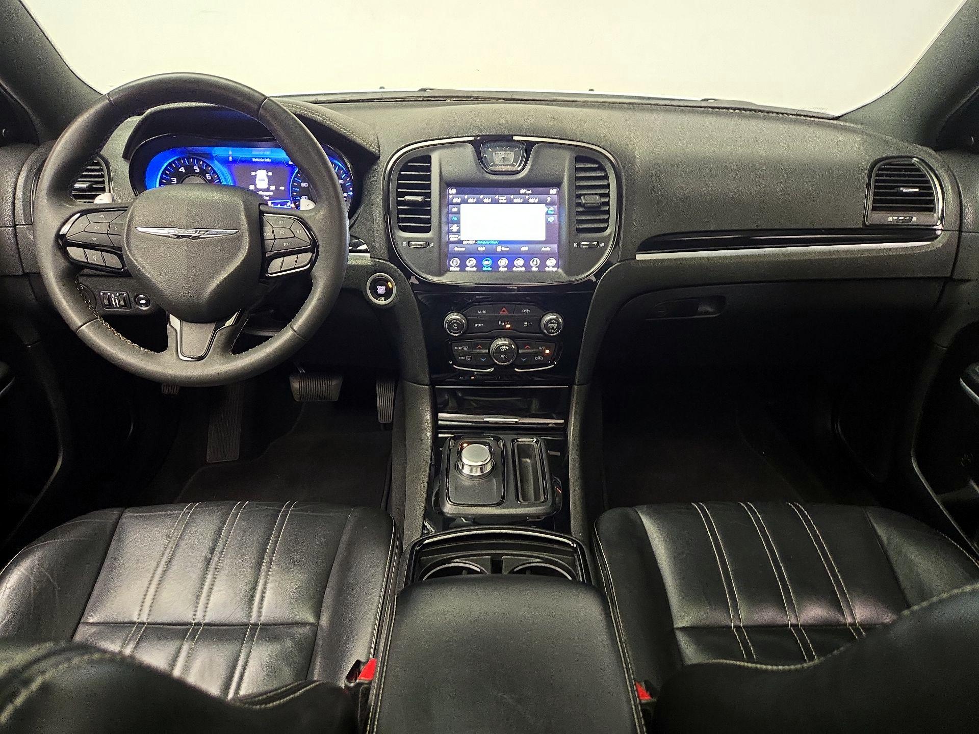 Thumbnail: 2023 Chrysler 300 - 9