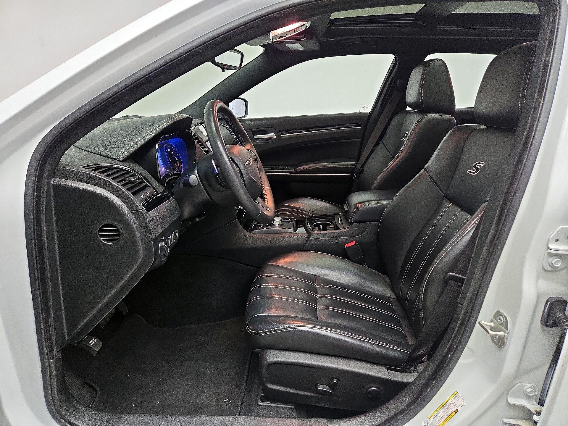 Thumbnail: 2023 Chrysler 300 - 11