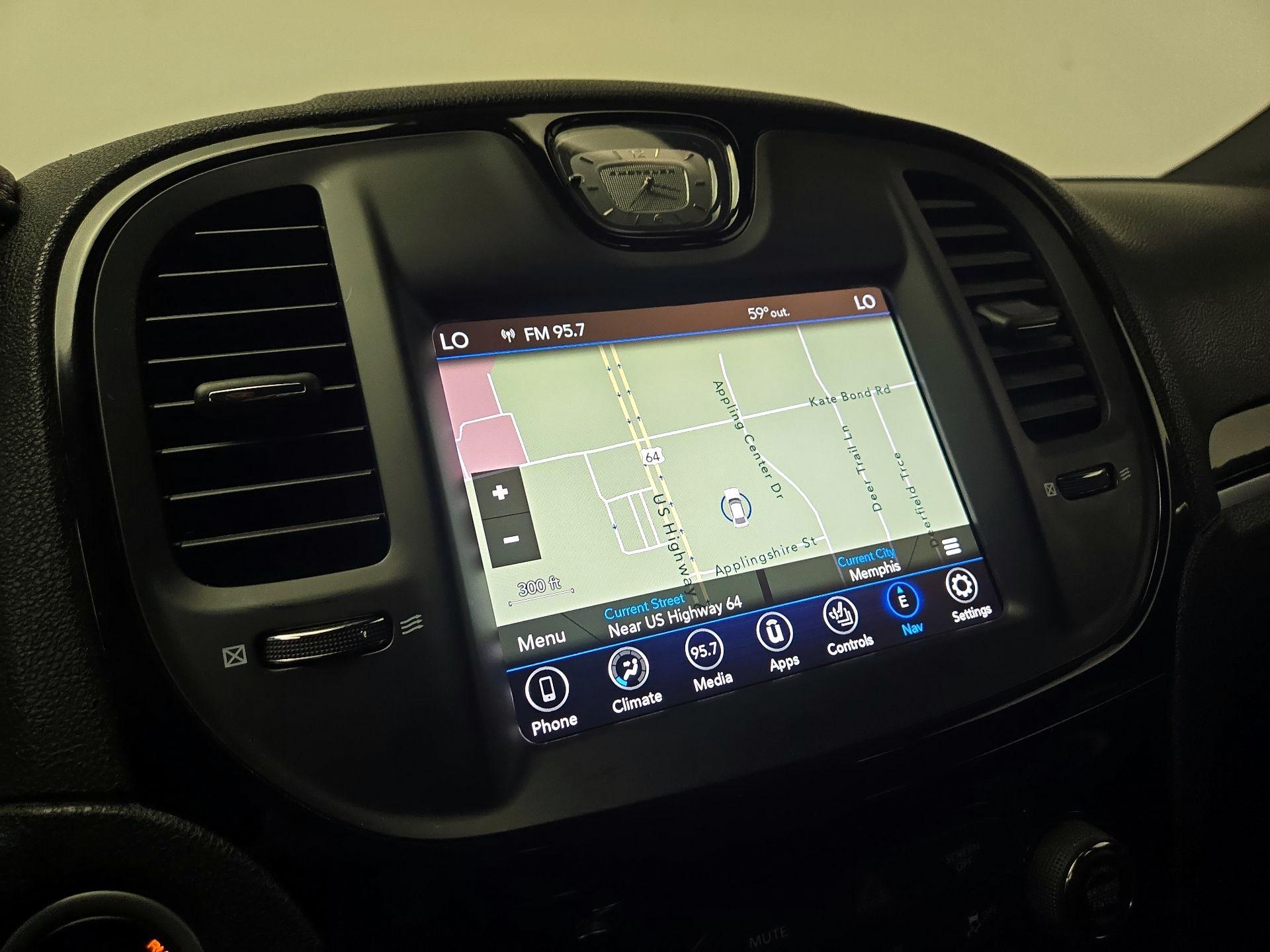 Thumbnail: 2023 Chrysler 300 - 14