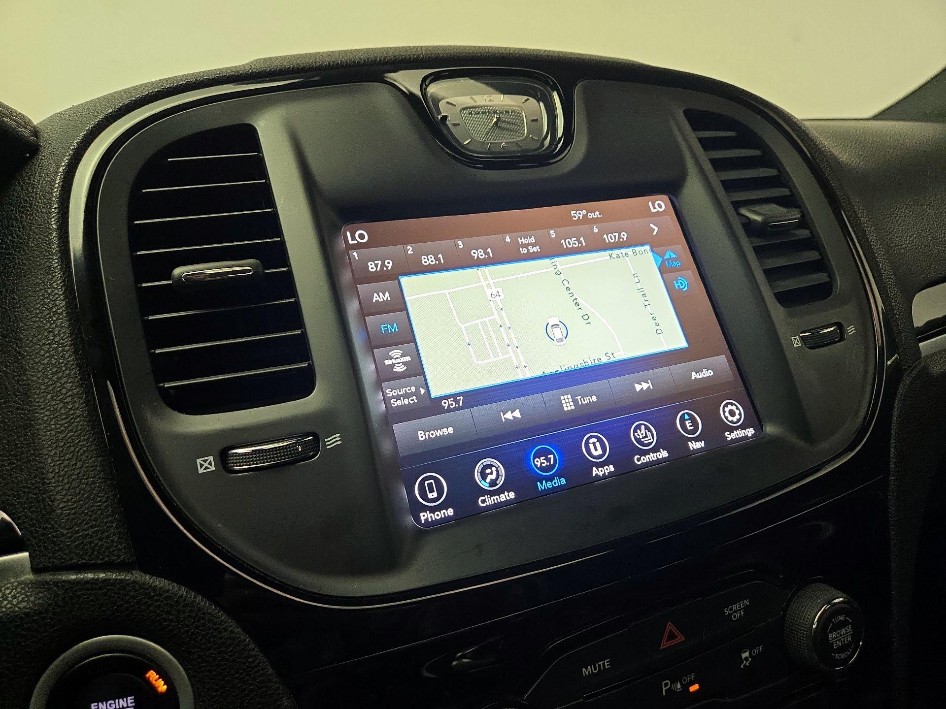 Thumbnail: 2023 Chrysler 300 - 16