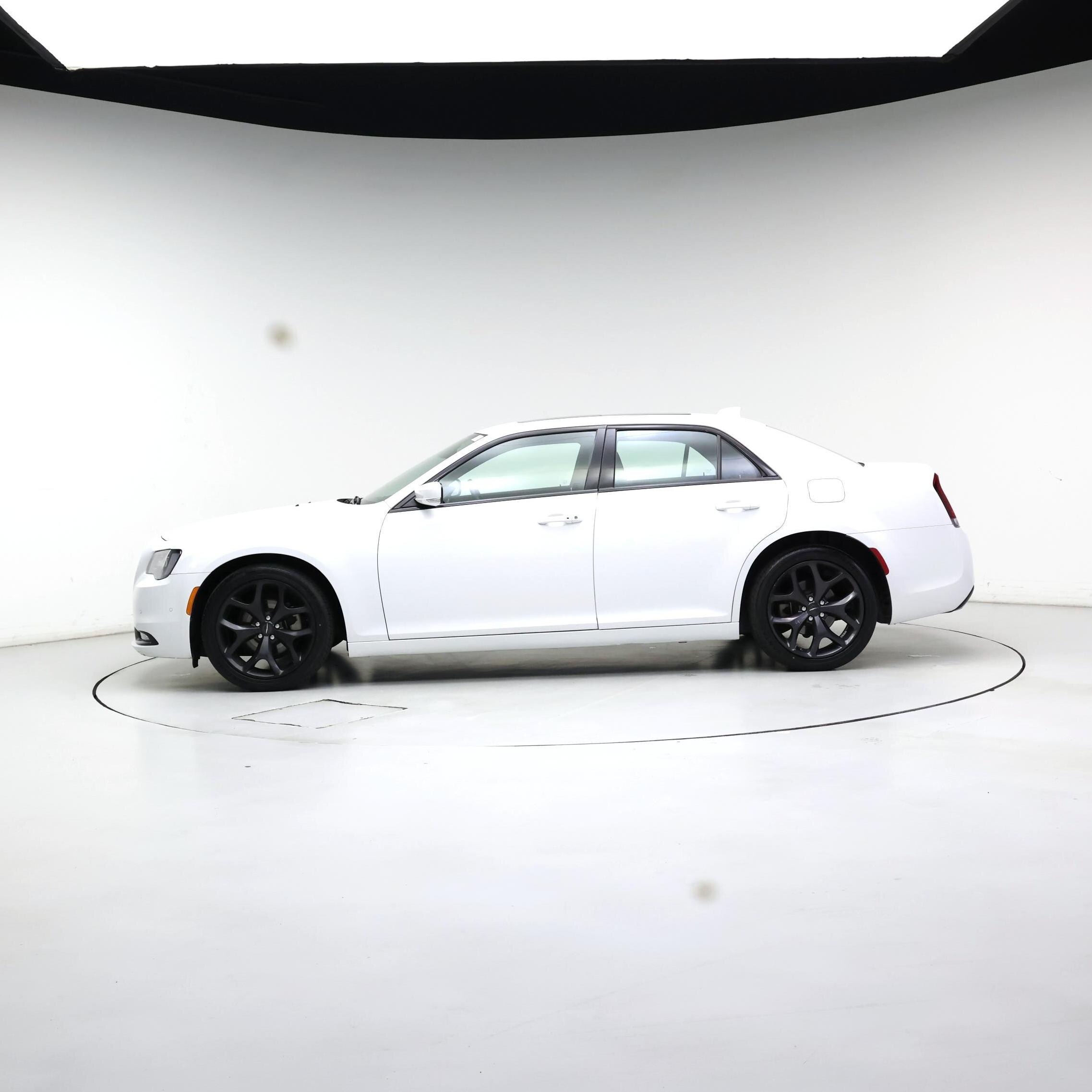 Thumbnail: 2023 Chrysler 300 - 3