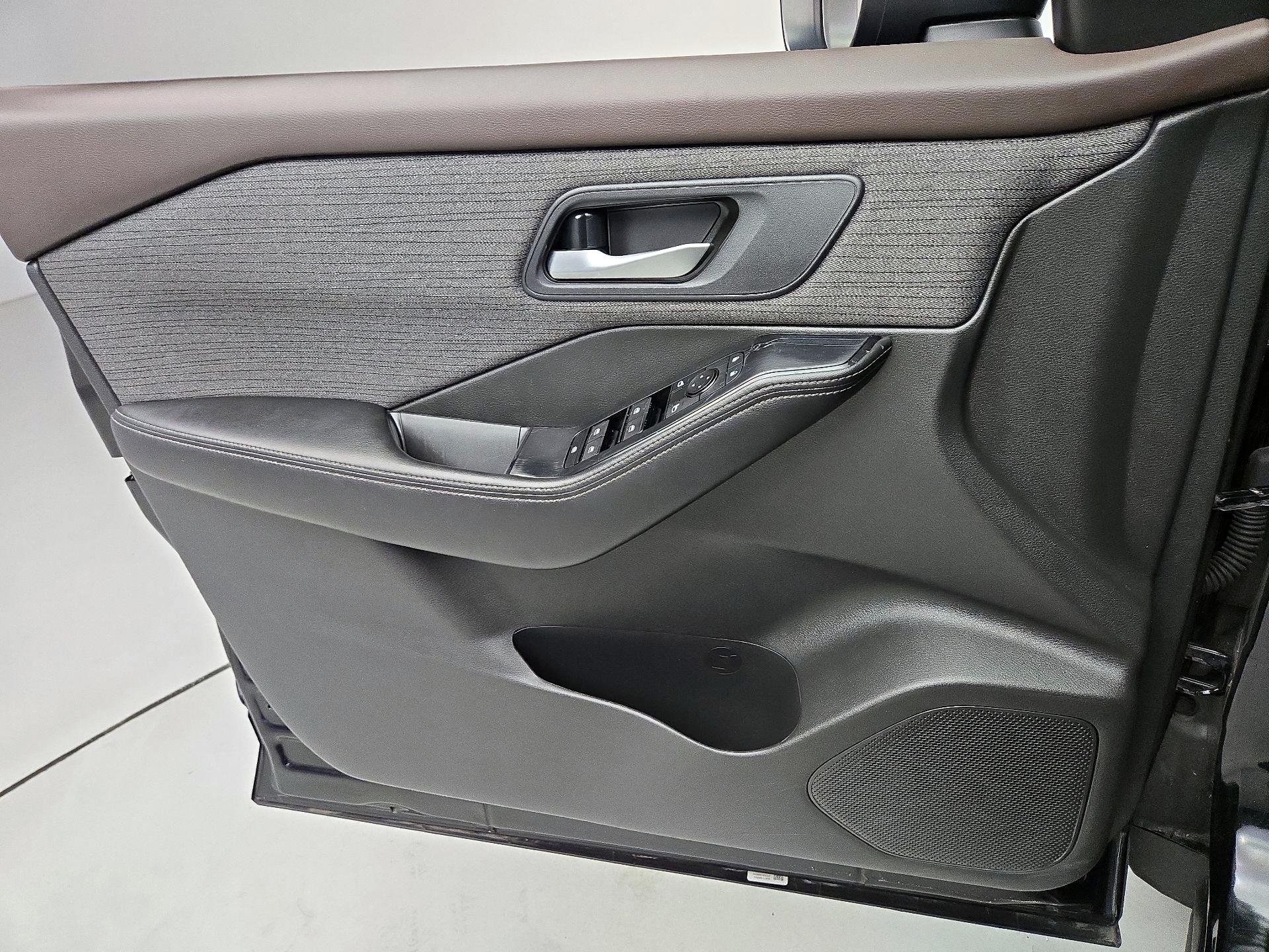 Thumbnail: 2023 Nissan Rogue - 12