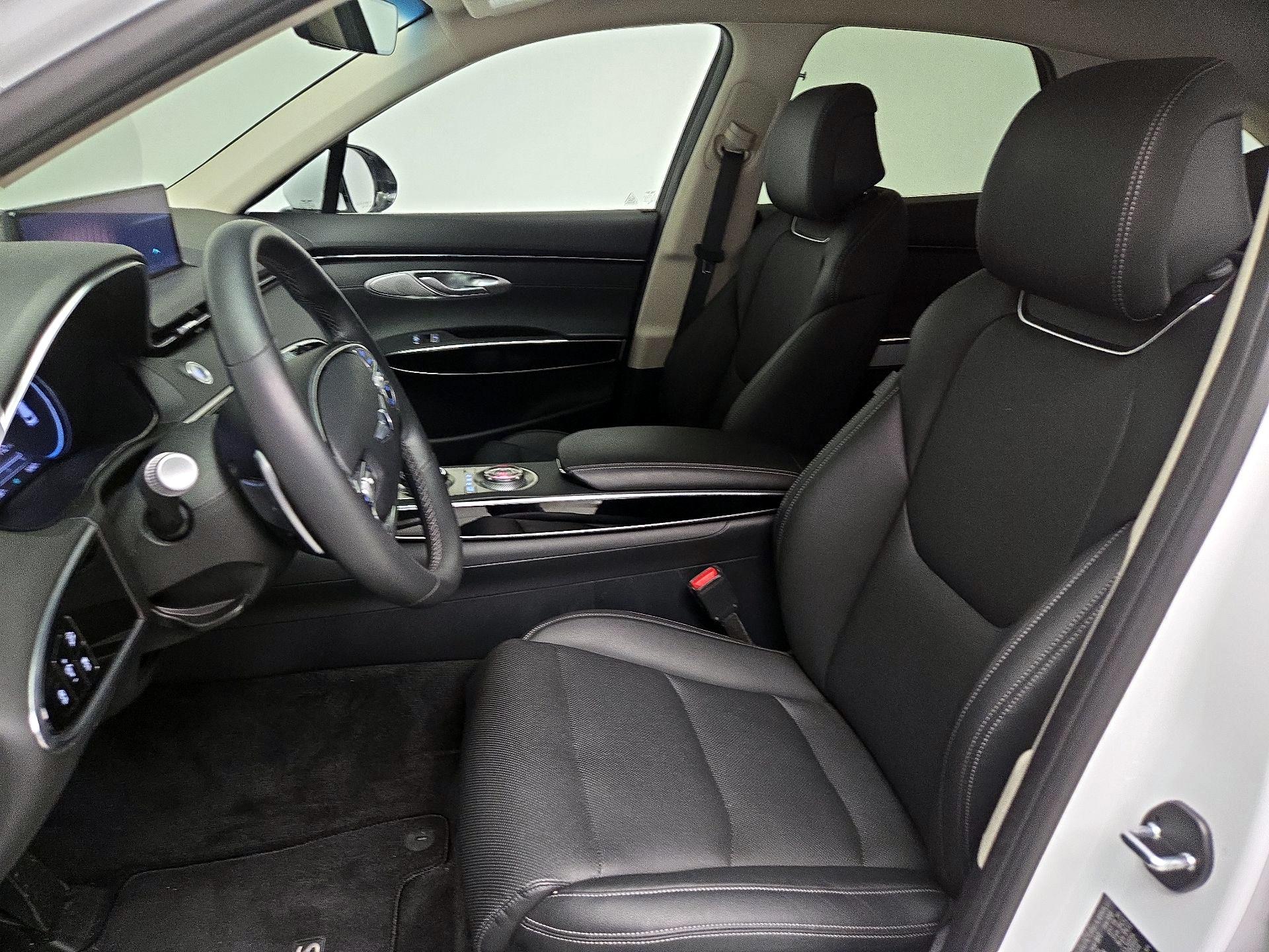 Thumbnail: 2025 Genesis GV70 - 11