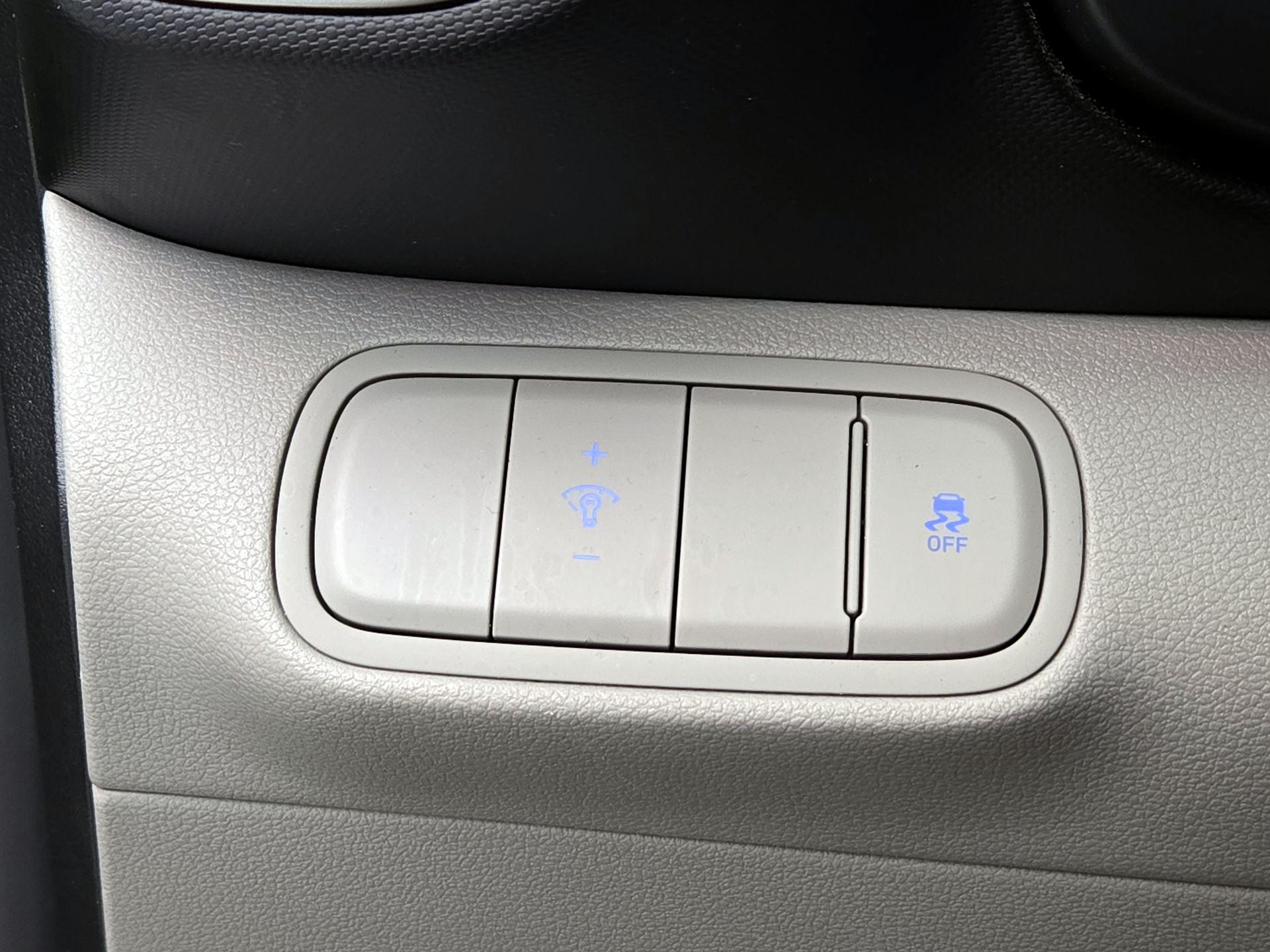 Thumbnail: 2023 Hyundai Venue - 13