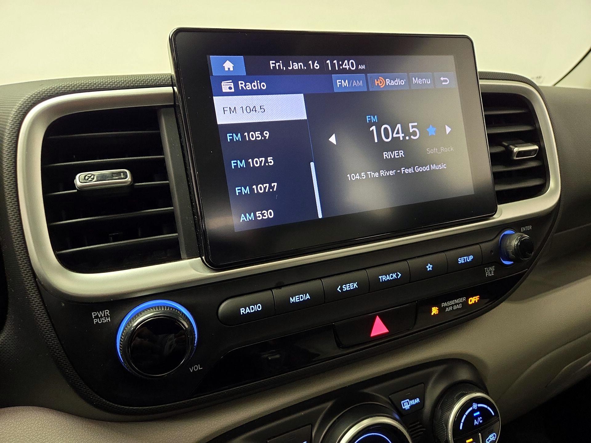 Thumbnail: 2023 Hyundai Venue - 15