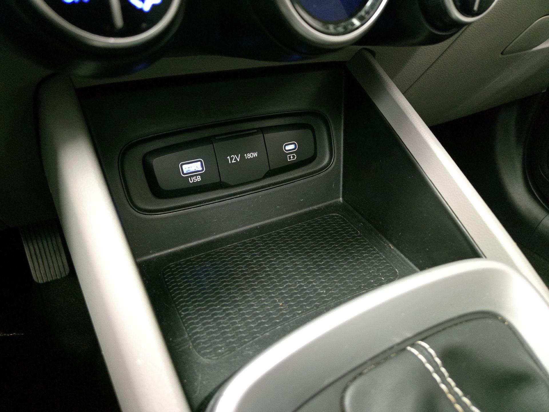 Thumbnail: 2023 Hyundai Venue - 18