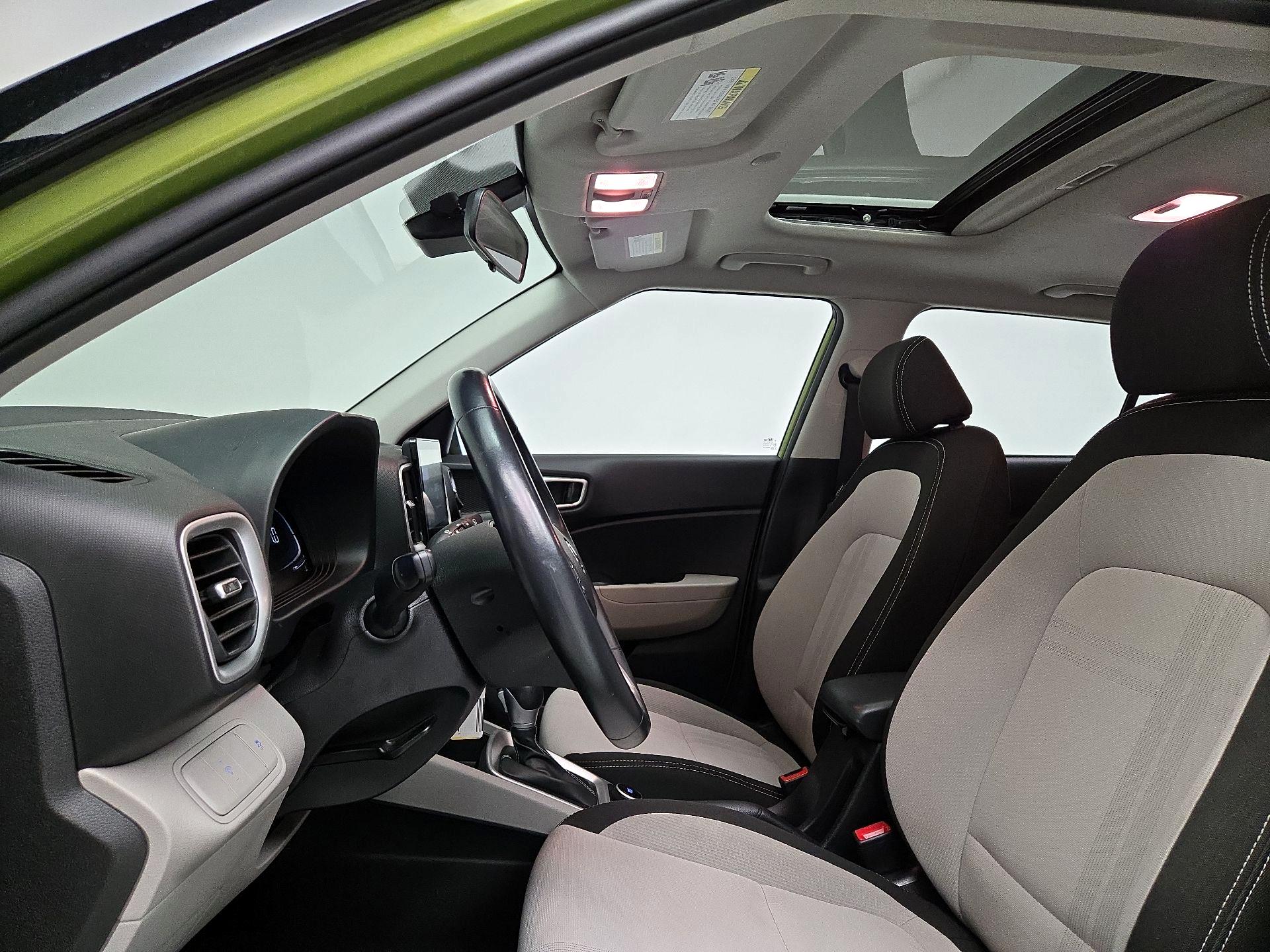 Thumbnail: 2023 Hyundai Venue - 19