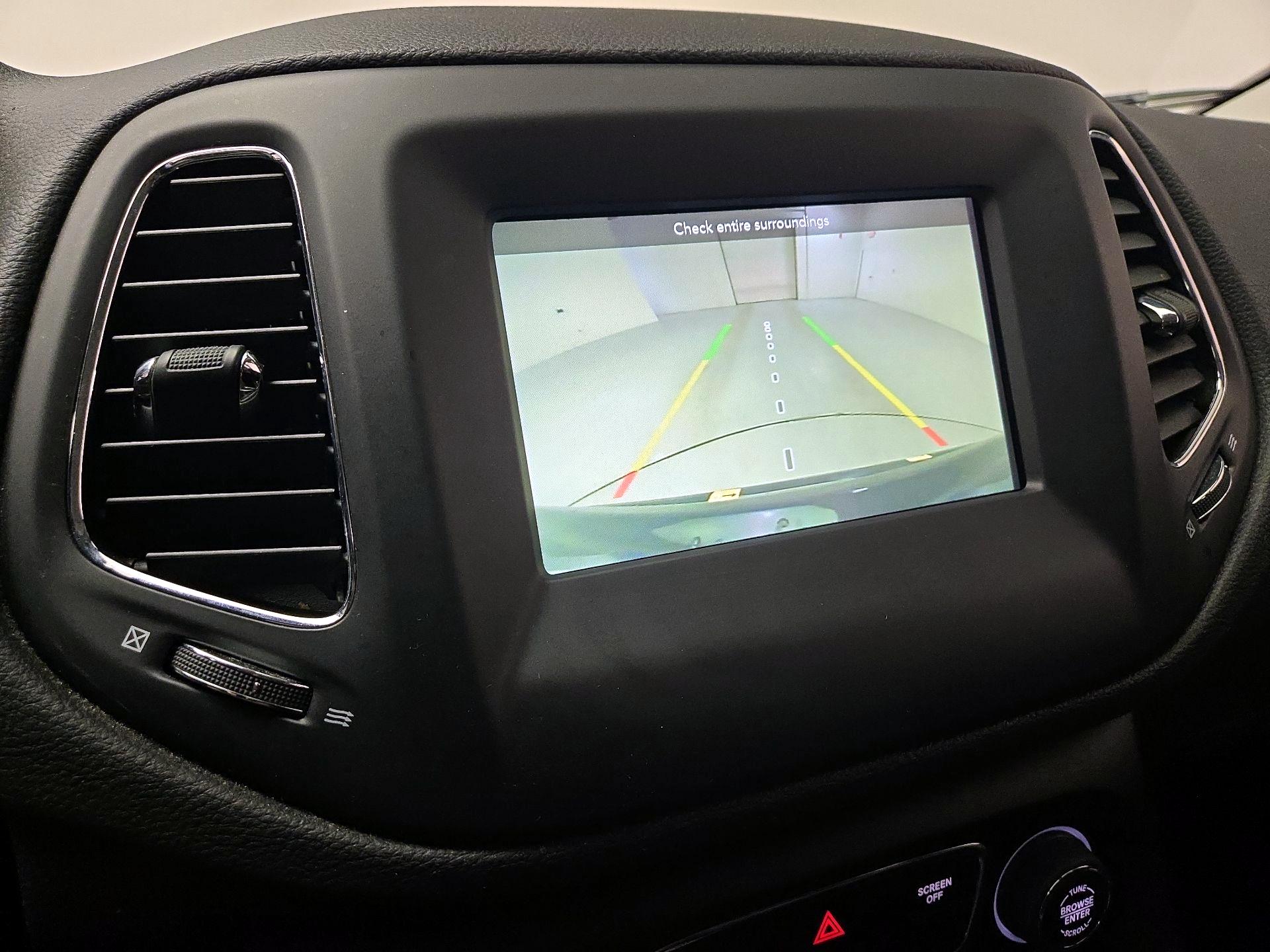 Thumbnail: 2021 Jeep Compass - 14