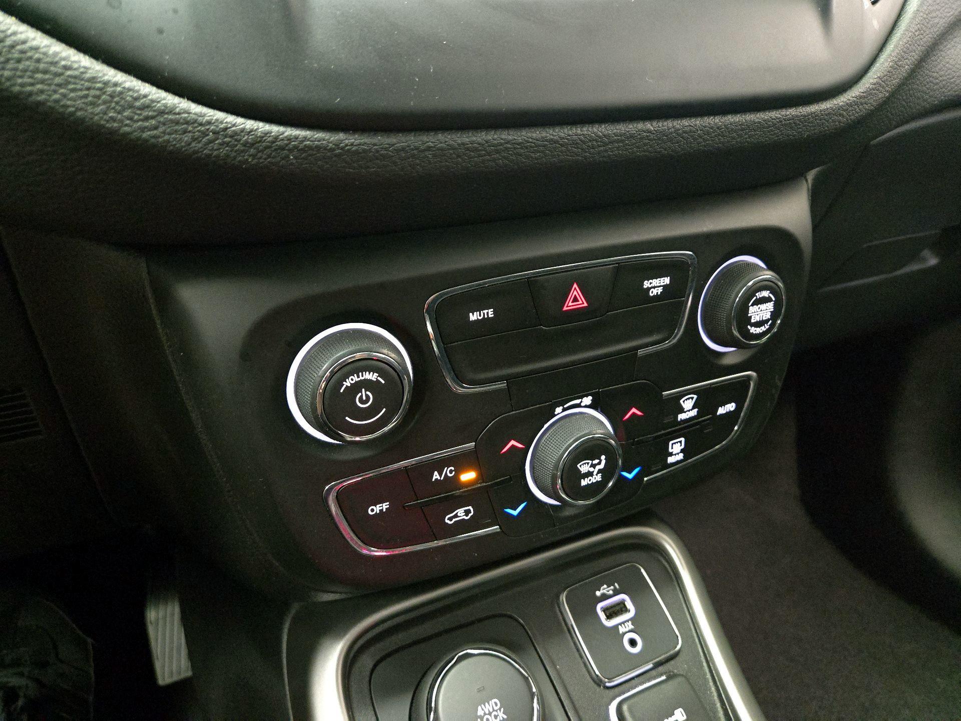 Thumbnail: 2021 Jeep Compass - 16