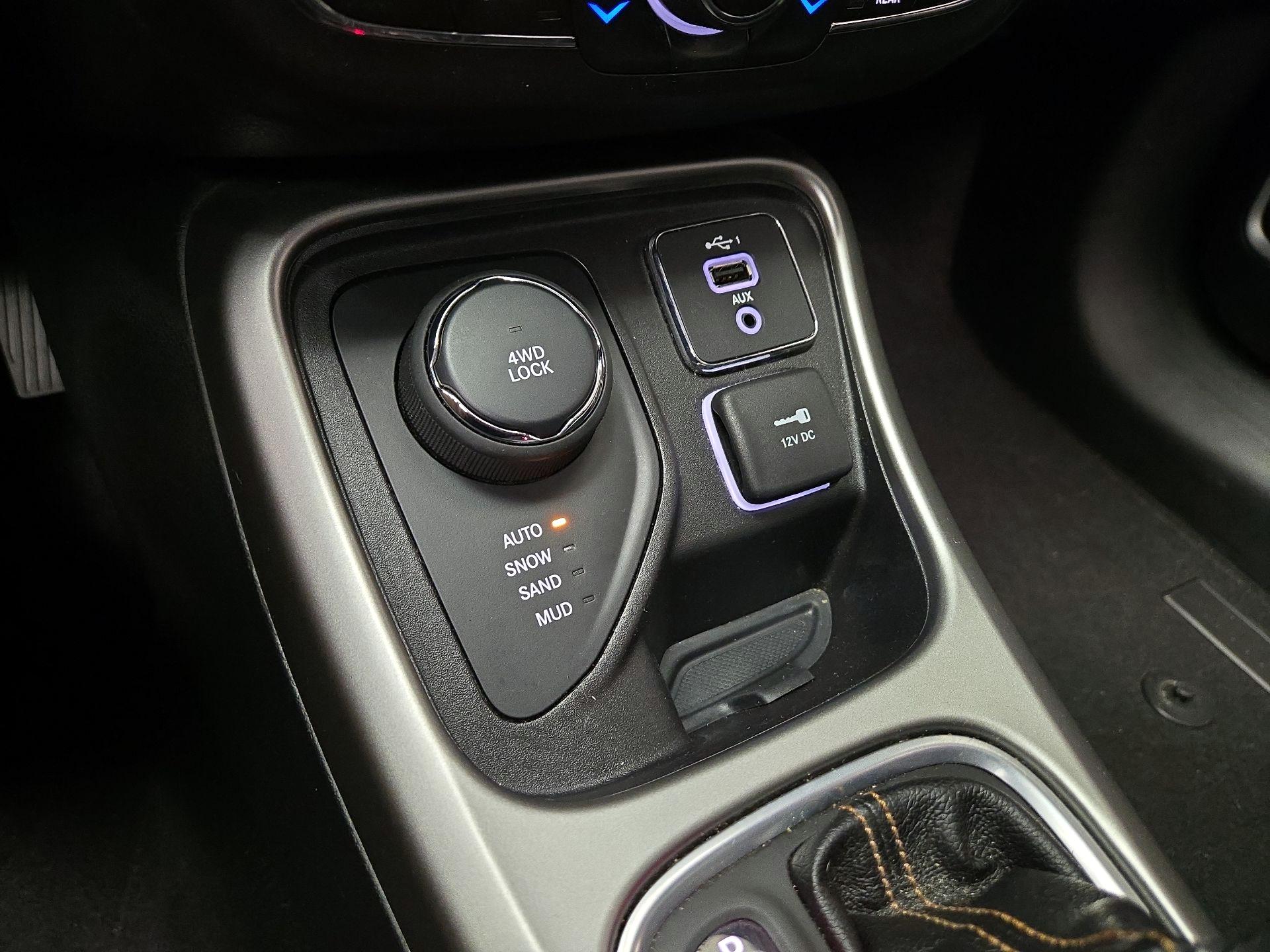 Thumbnail: 2021 Jeep Compass - 18