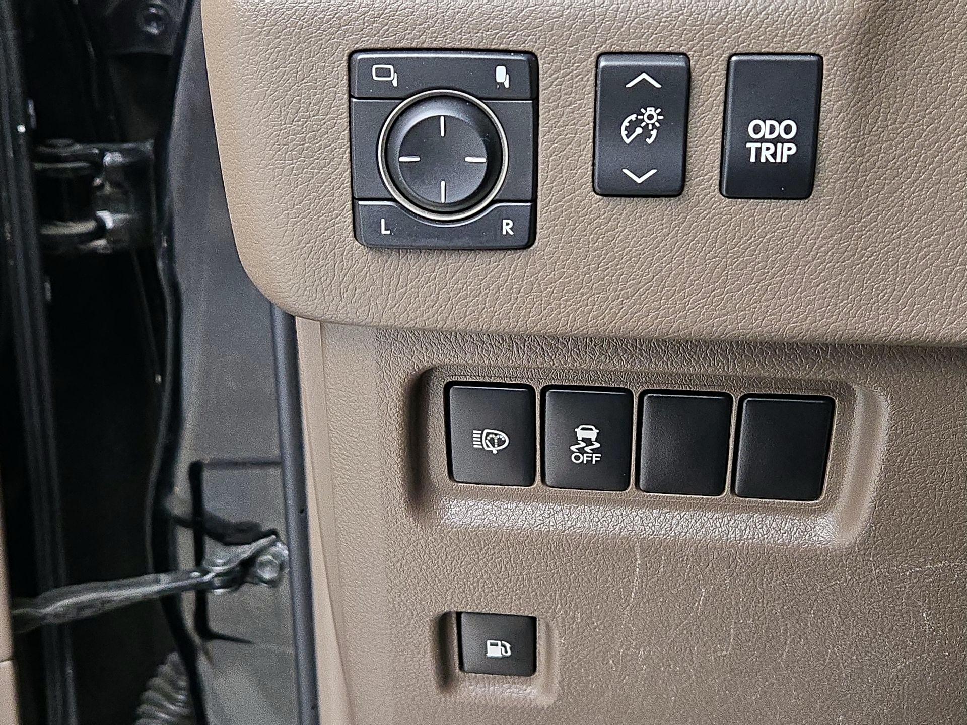 Thumbnail: 2017 Lexus GX - 13