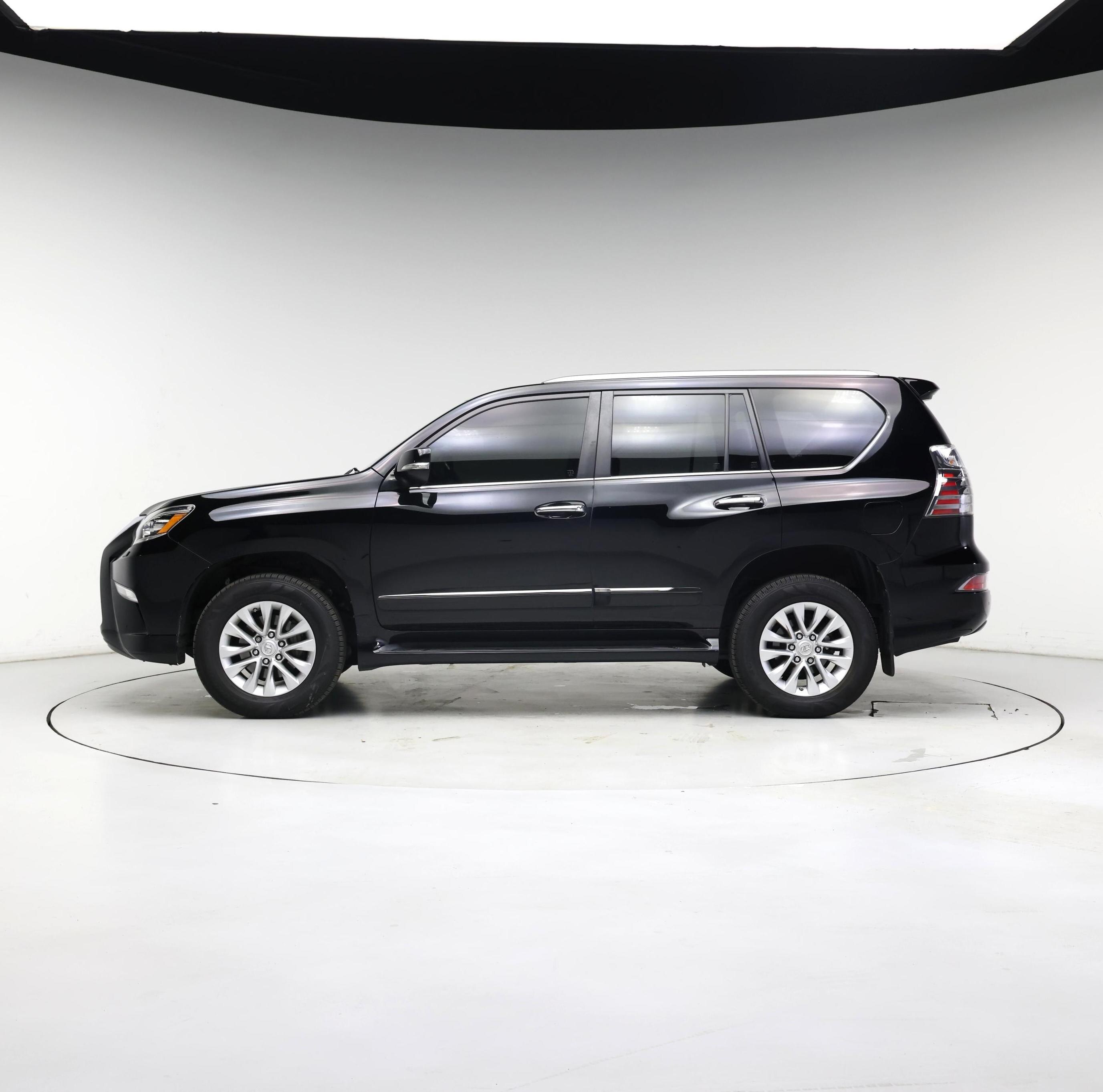 Thumbnail: 2017 Lexus GX - 3