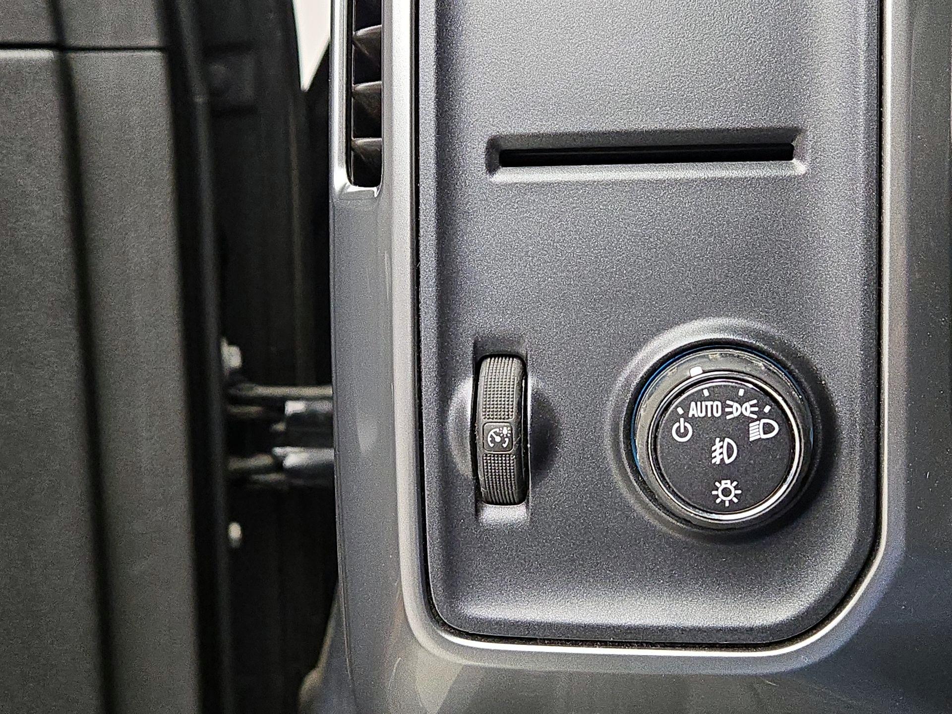 Thumbnail: 2014 Chevrolet Silverado 1500 - 13