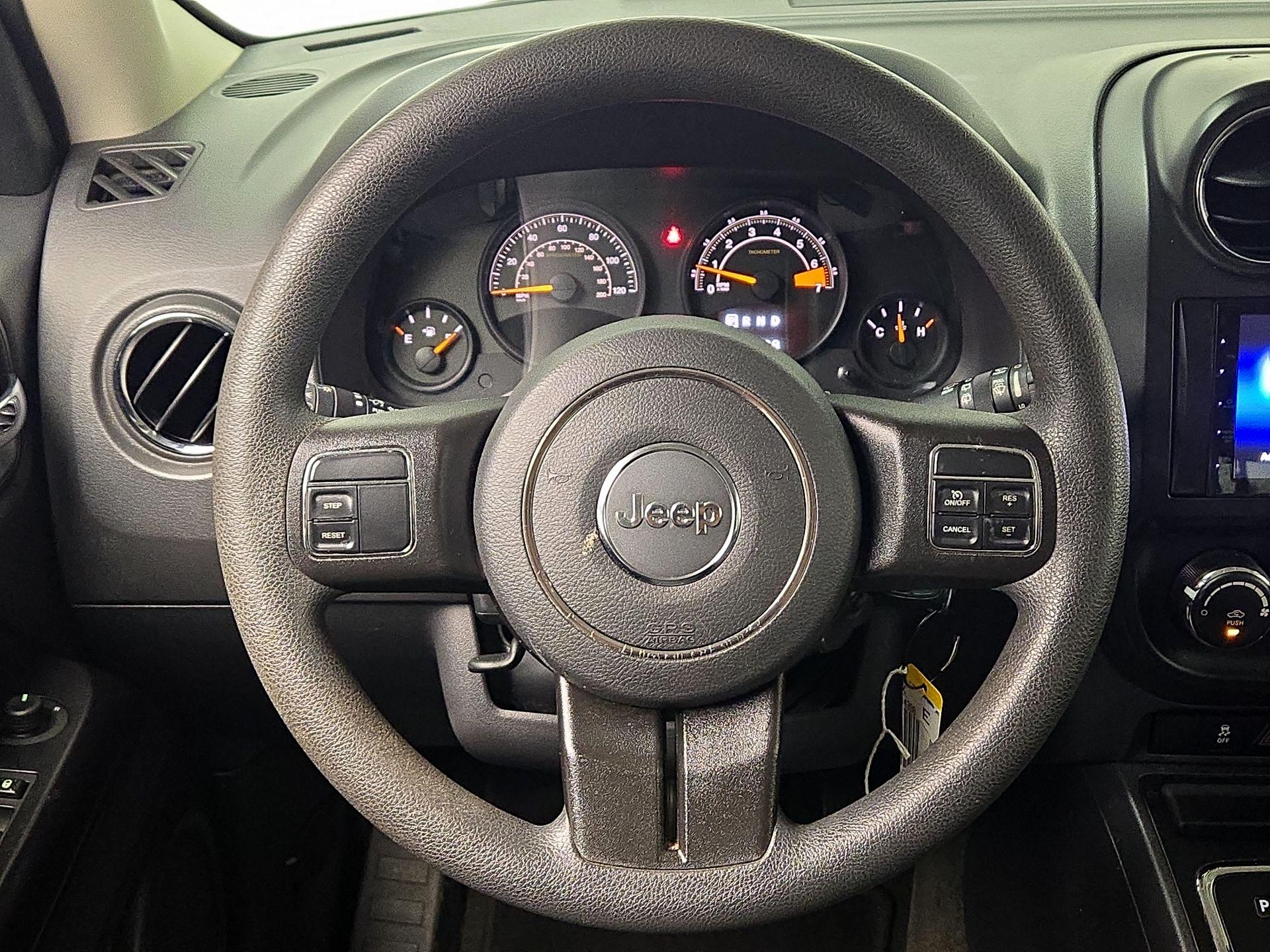 Thumbnail: 2017 Jeep Patriot - 10