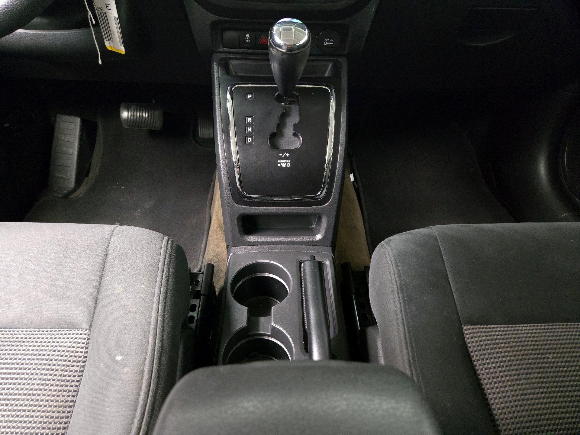 Thumbnail: 2017 Jeep Patriot - 16