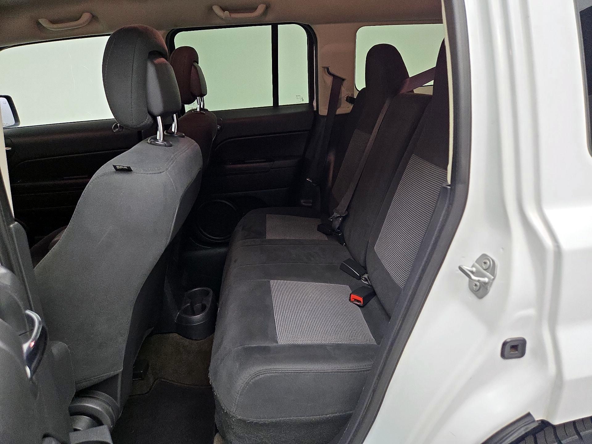 Thumbnail: 2017 Jeep Patriot - 18