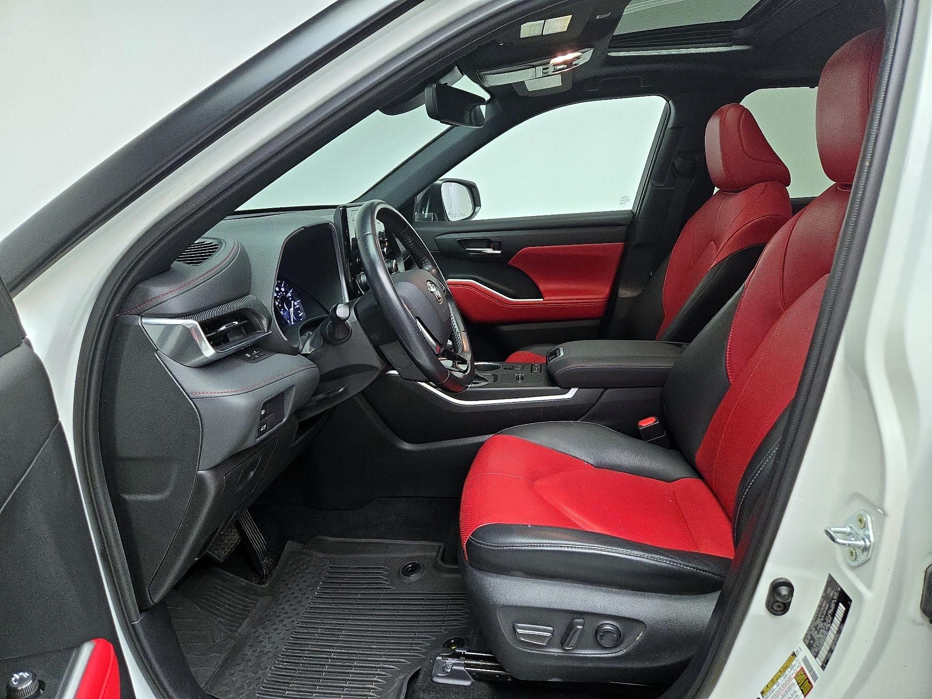 Thumbnail: 2021 Toyota Highlander - 11