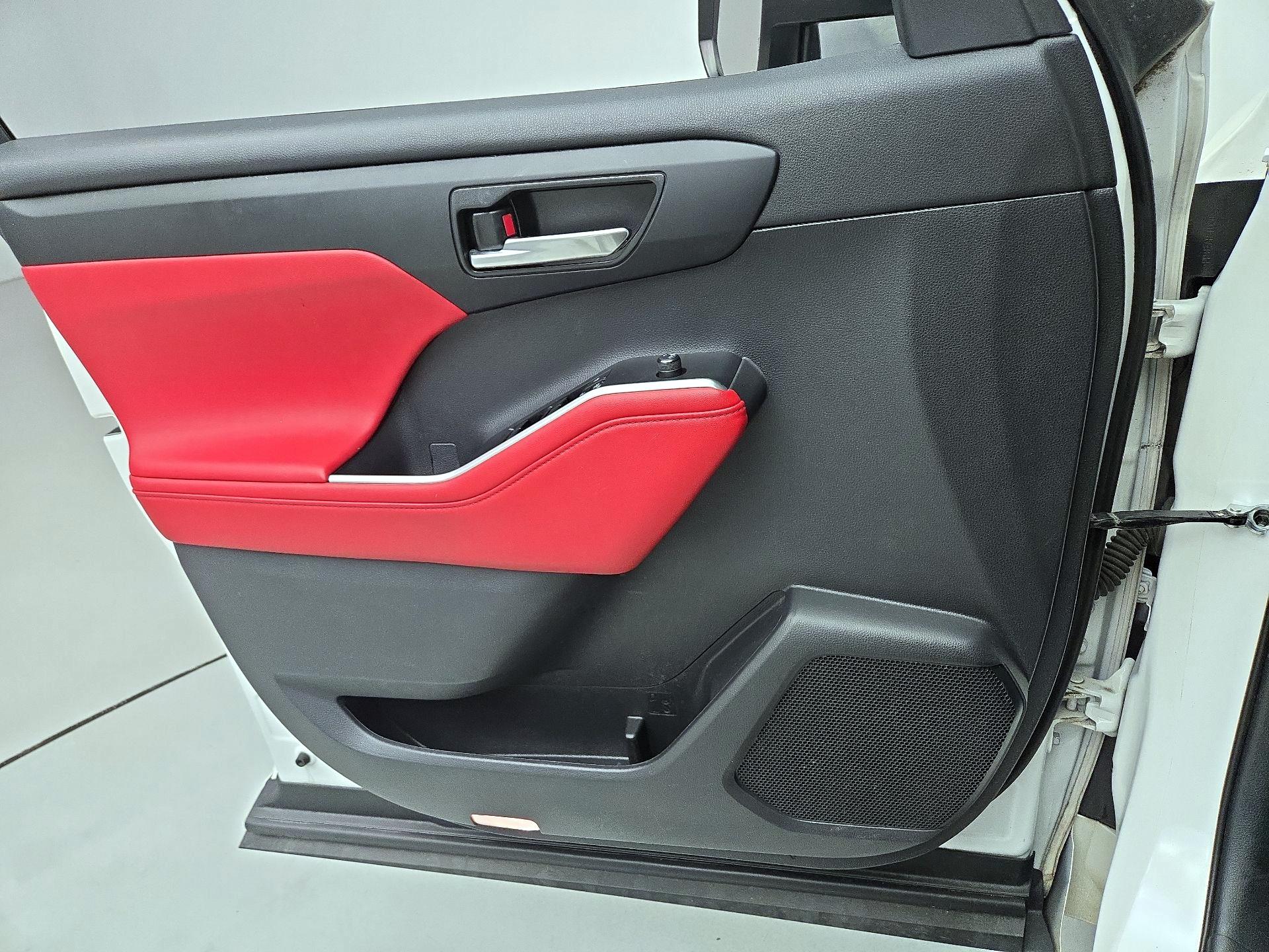 Thumbnail: 2021 Toyota Highlander - 12