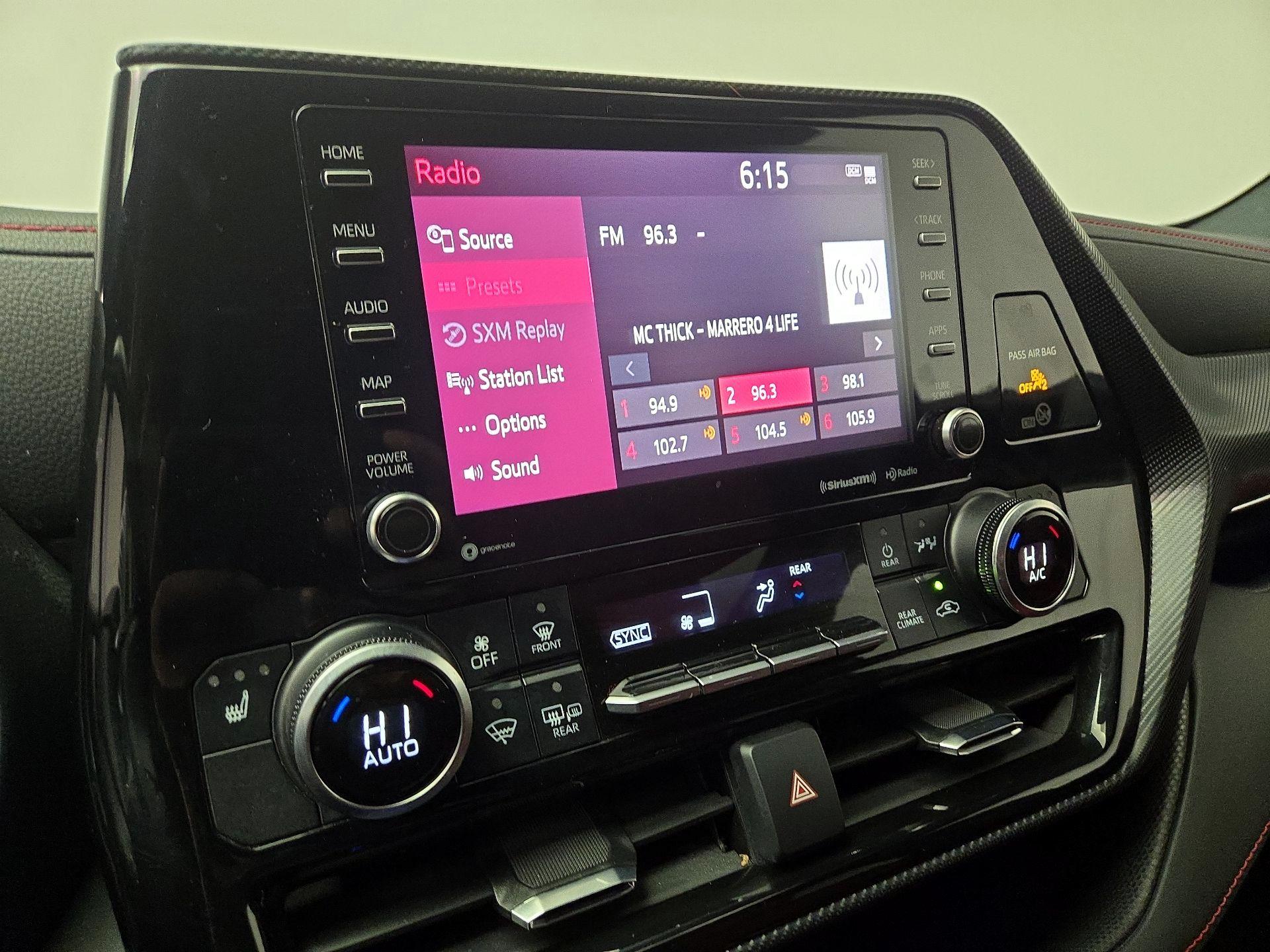 Thumbnail: 2021 Toyota Highlander - 15