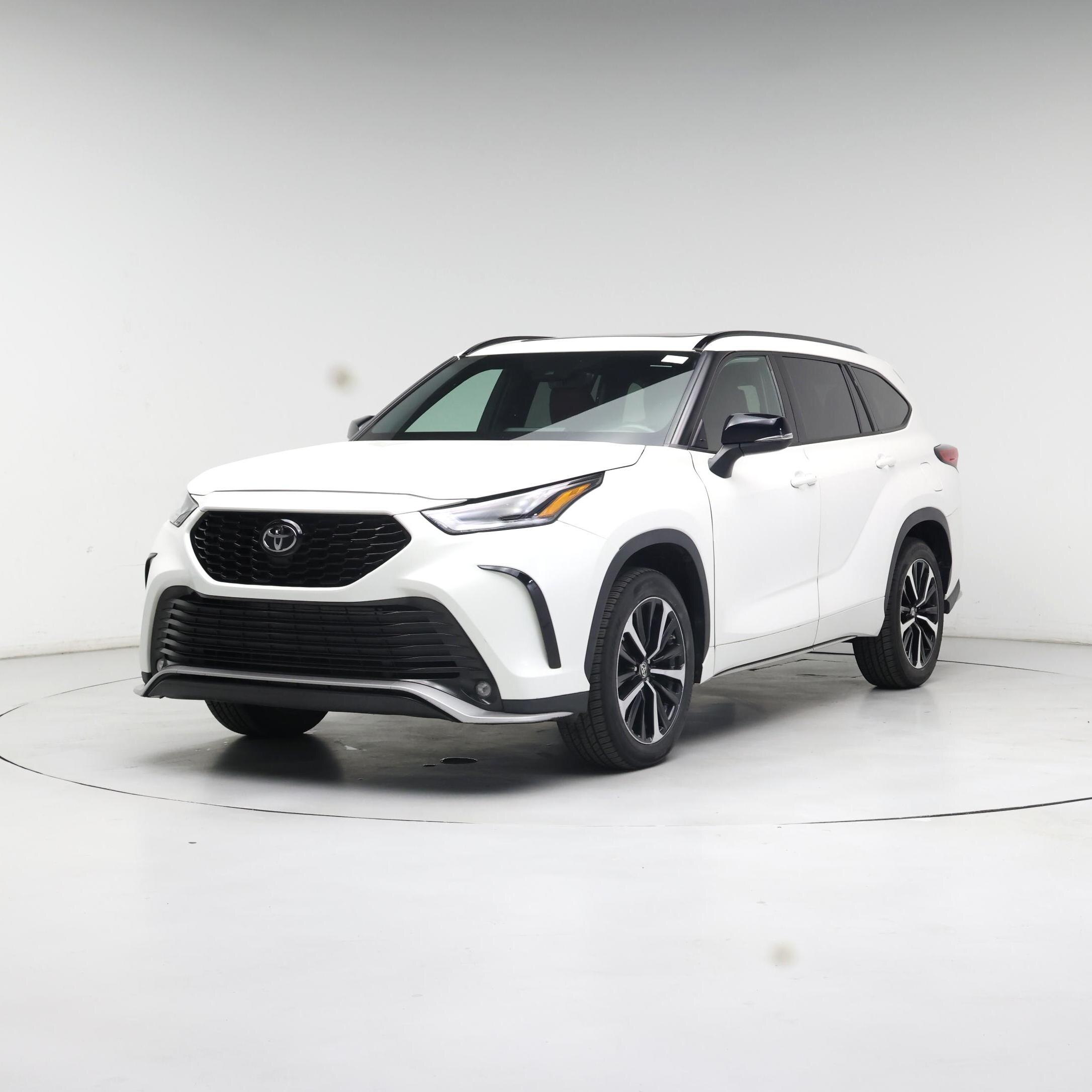 Thumbnail: 2021 Toyota Highlander - 4