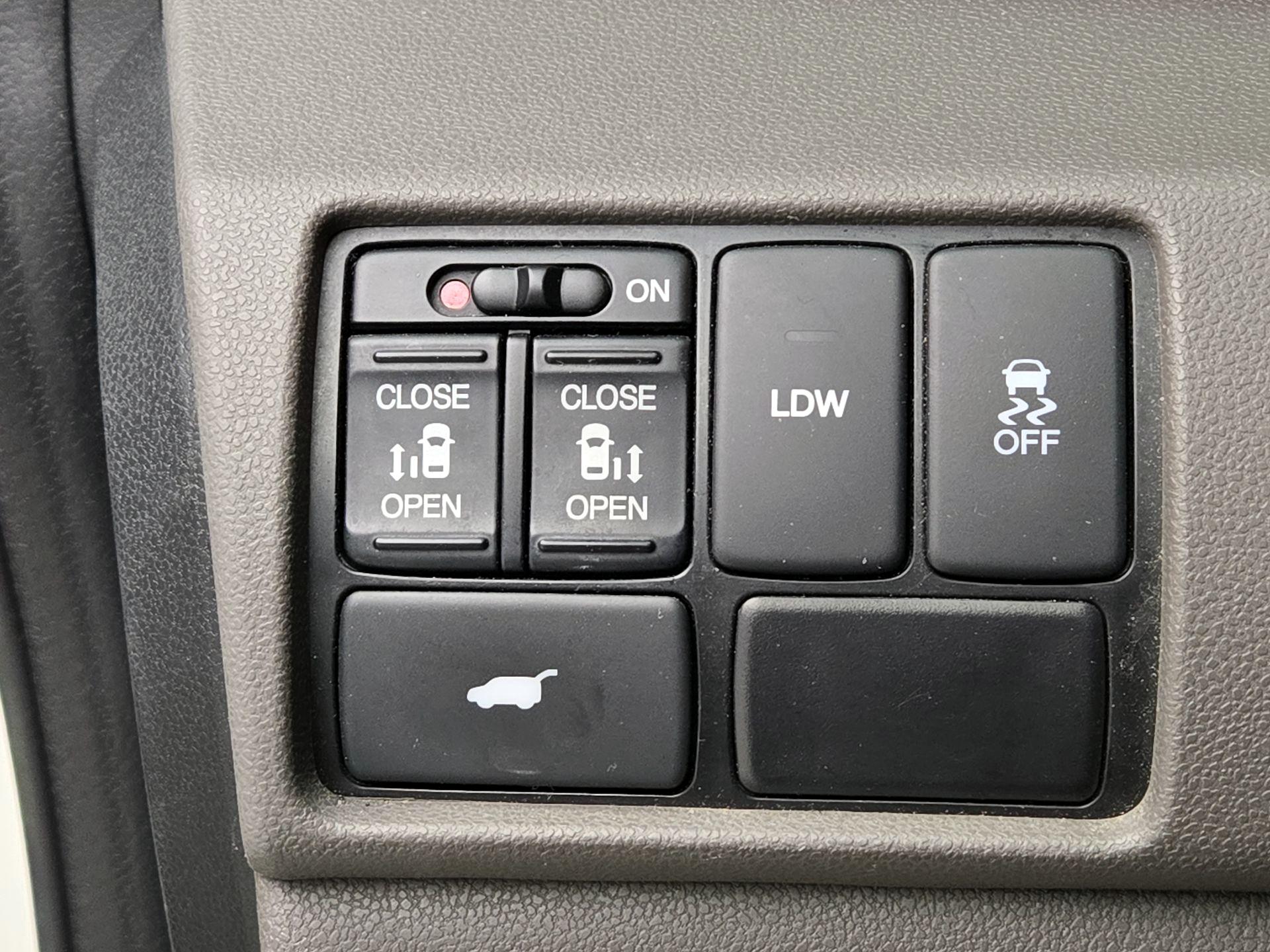 Thumbnail: 2016 Honda Odyssey - 13