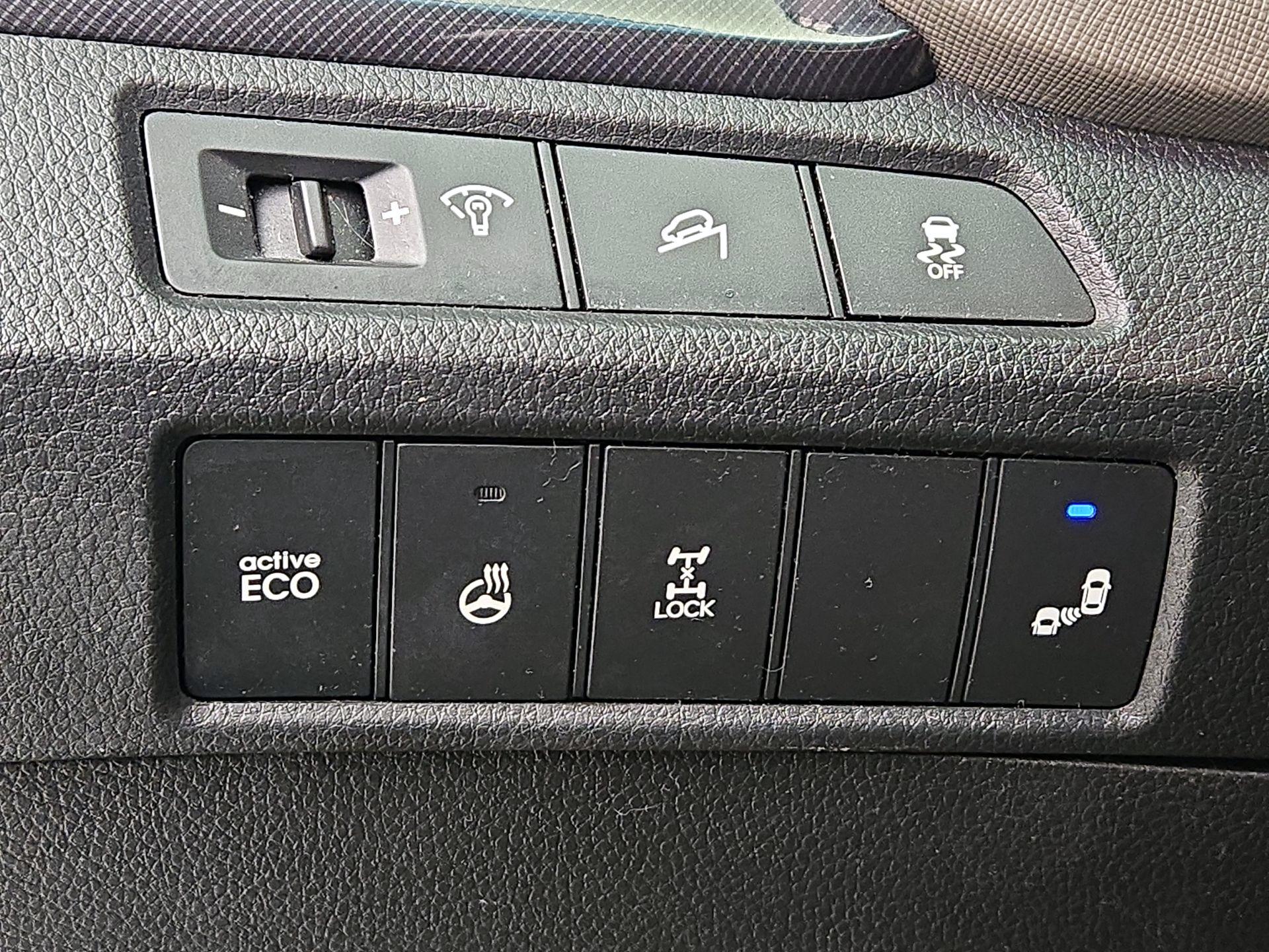 Thumbnail: 2014 Hyundai Santa Fe - 13