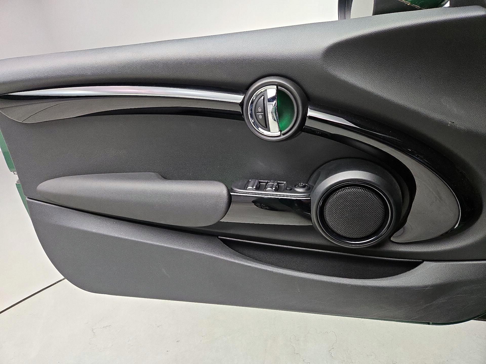 Thumbnail: 2020 MINI Cooper - 12