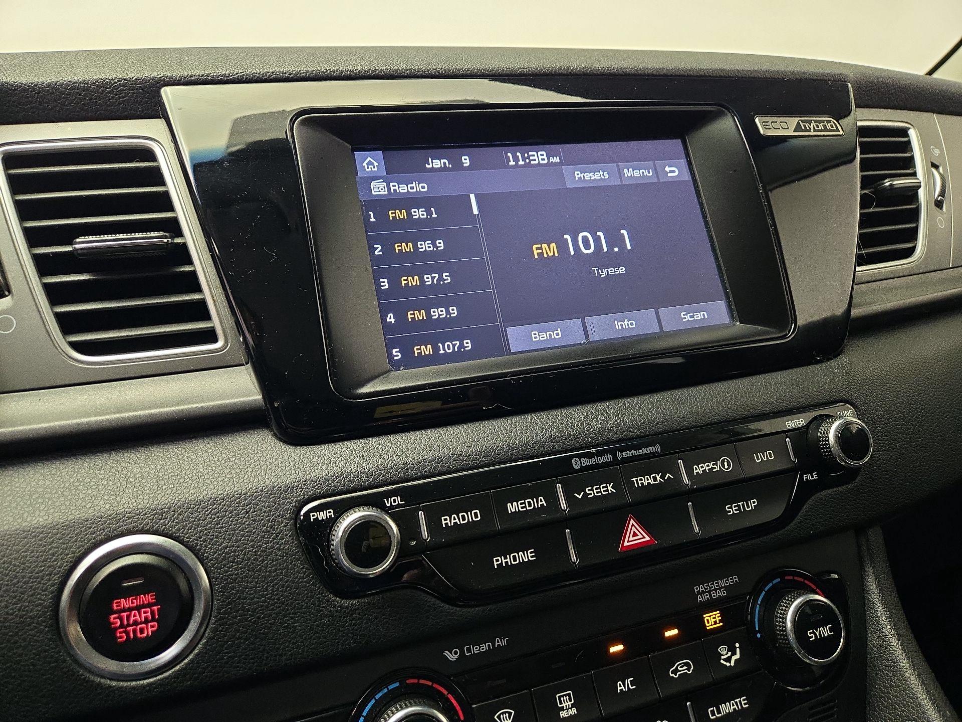 Thumbnail: 2018 Kia Niro - 15