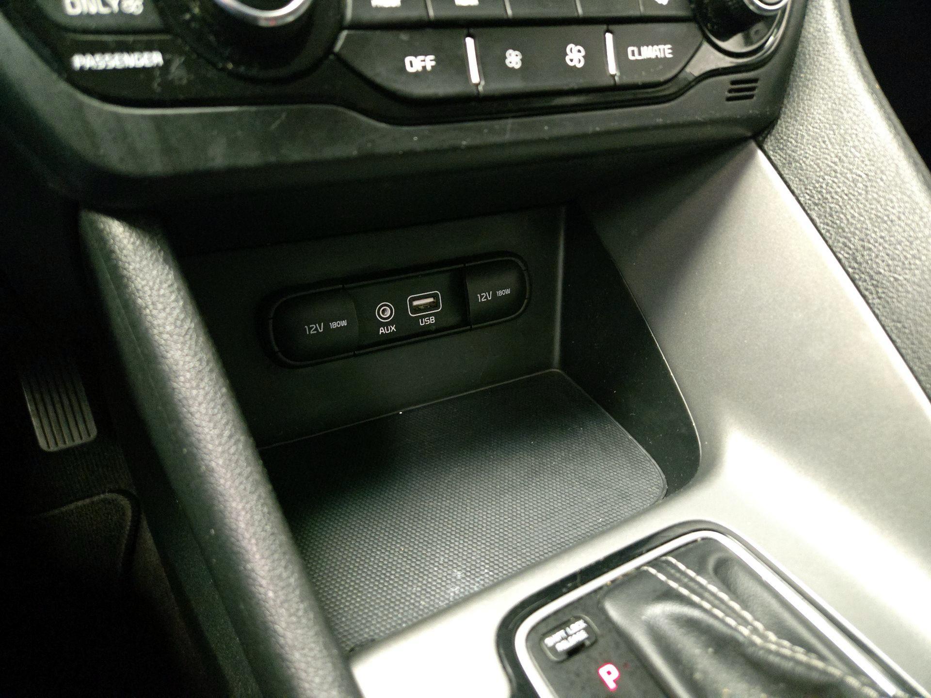 Thumbnail: 2018 Kia Niro - 18