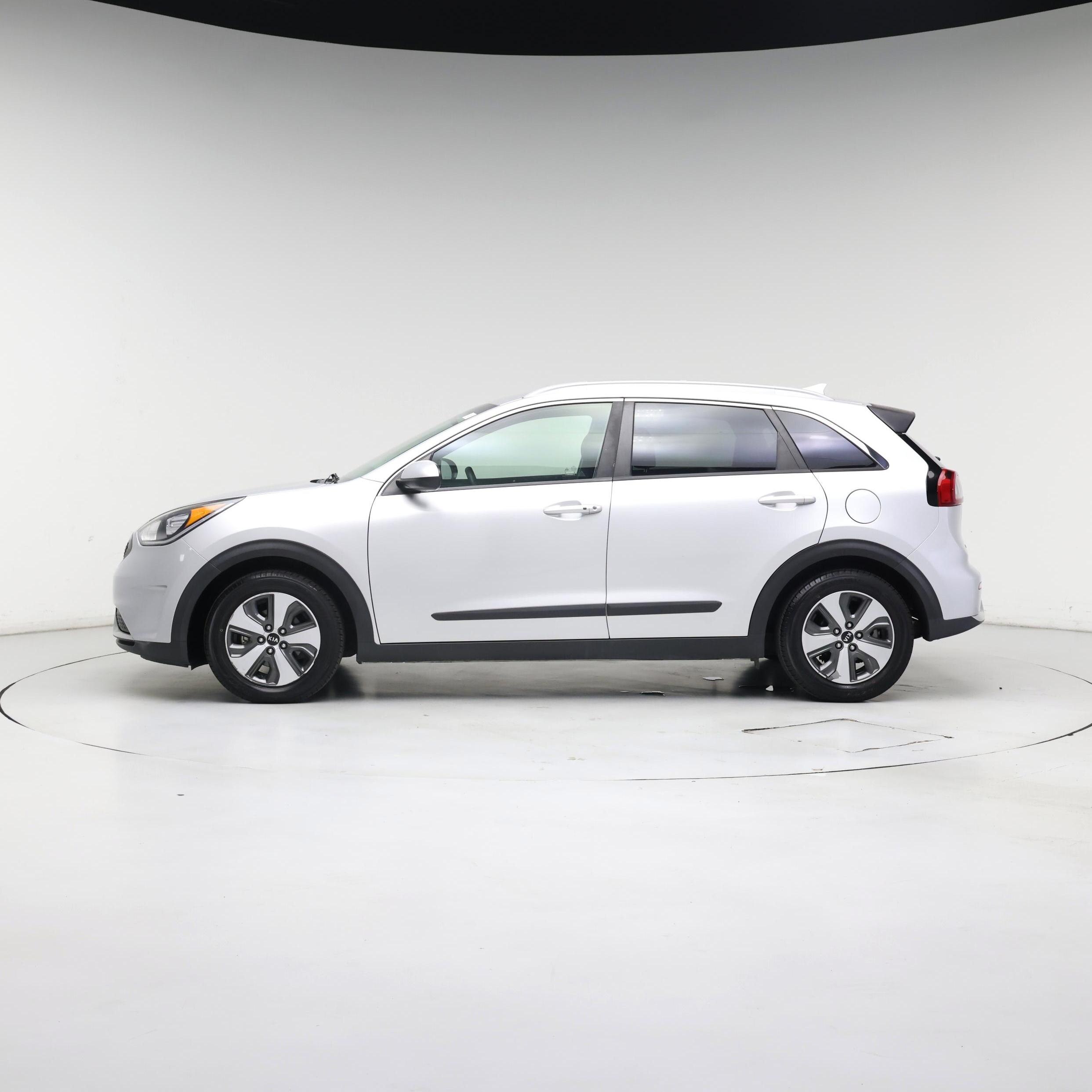 Thumbnail: 2018 Kia Niro - 3