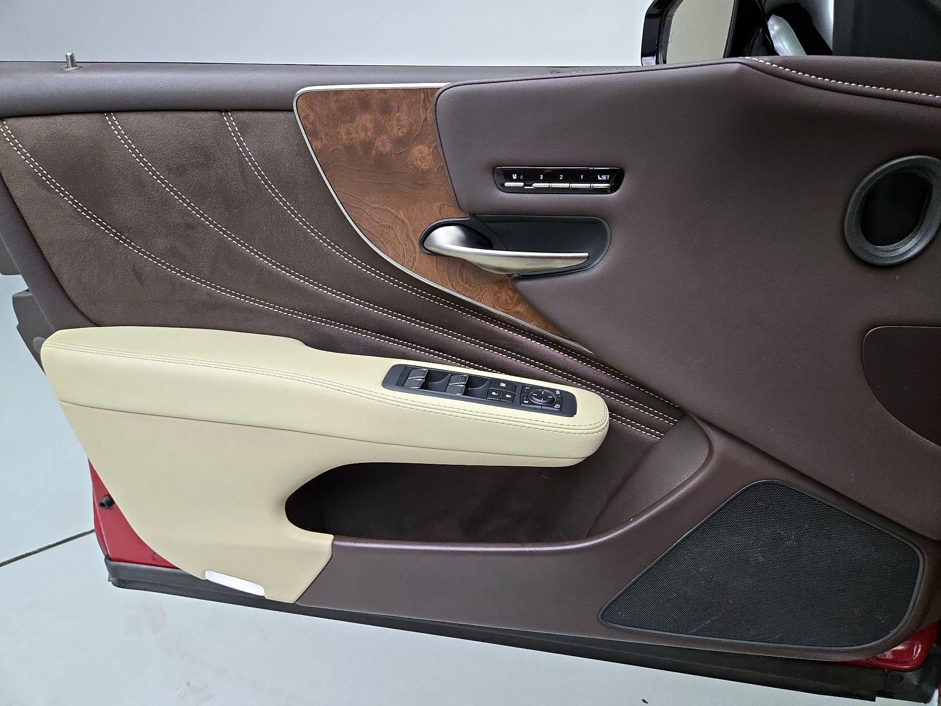 Thumbnail: 2018 Lexus LS - 12