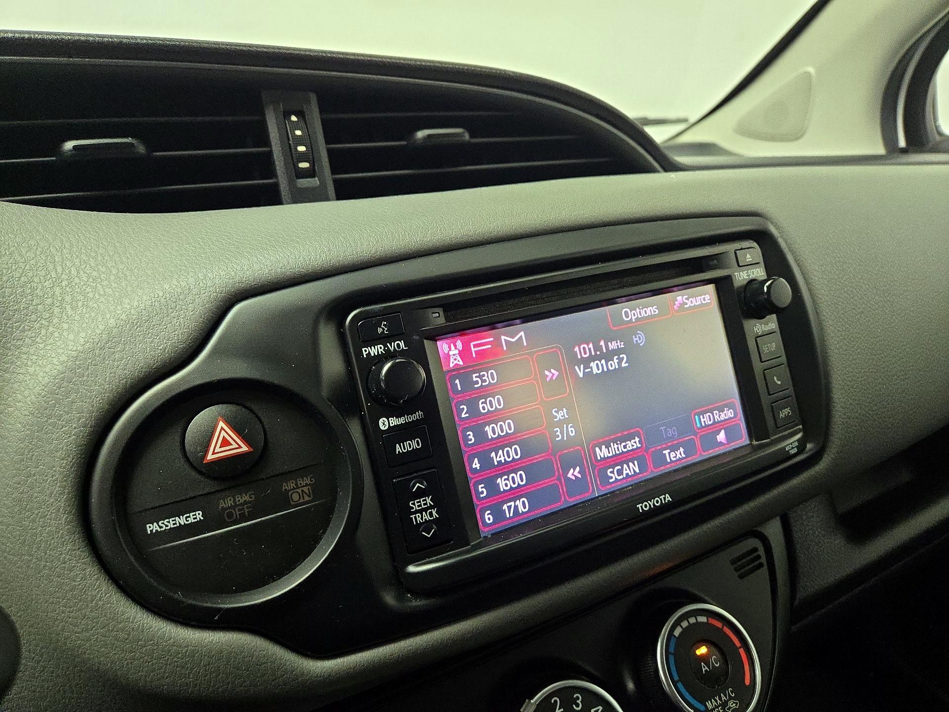 Thumbnail: 2017 Toyota Yaris - 14