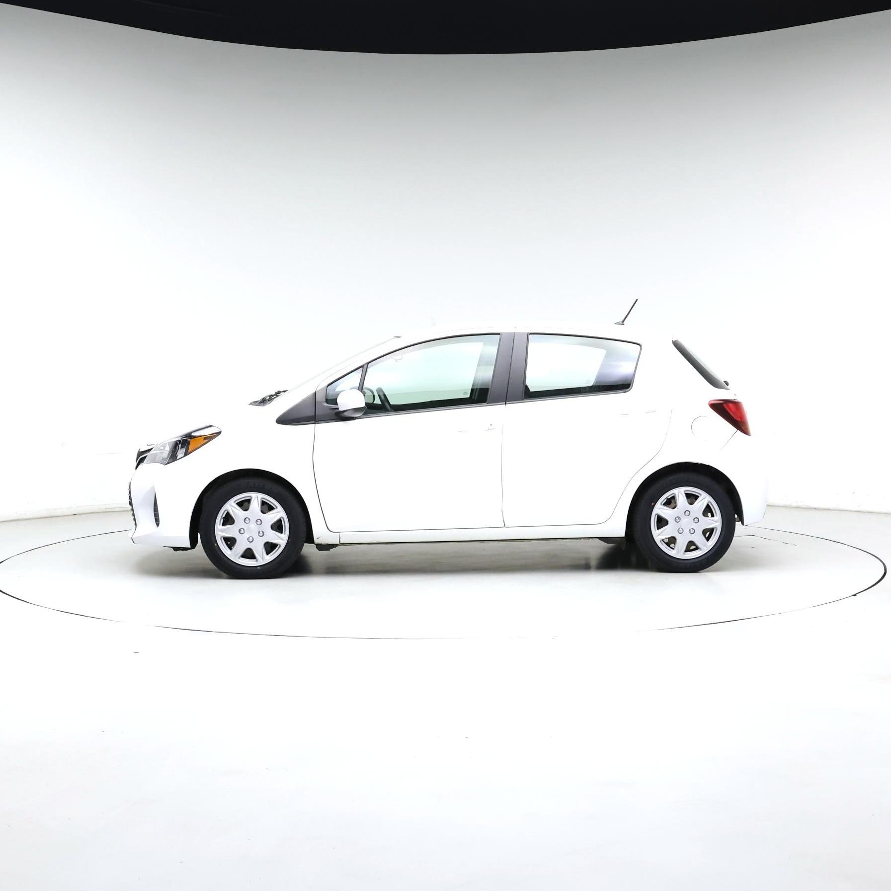 Thumbnail: 2017 Toyota Yaris - 3