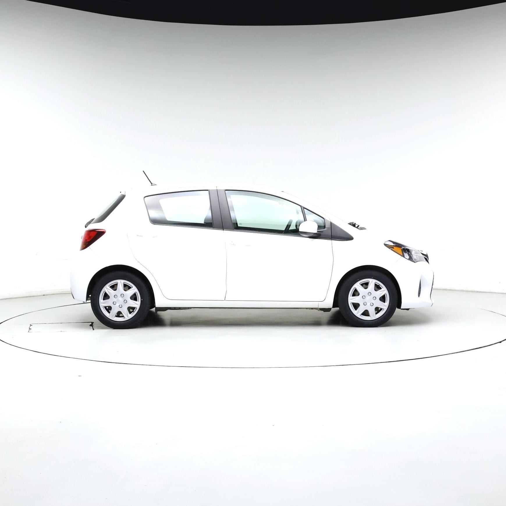 Thumbnail: 2017 Toyota Yaris - 7
