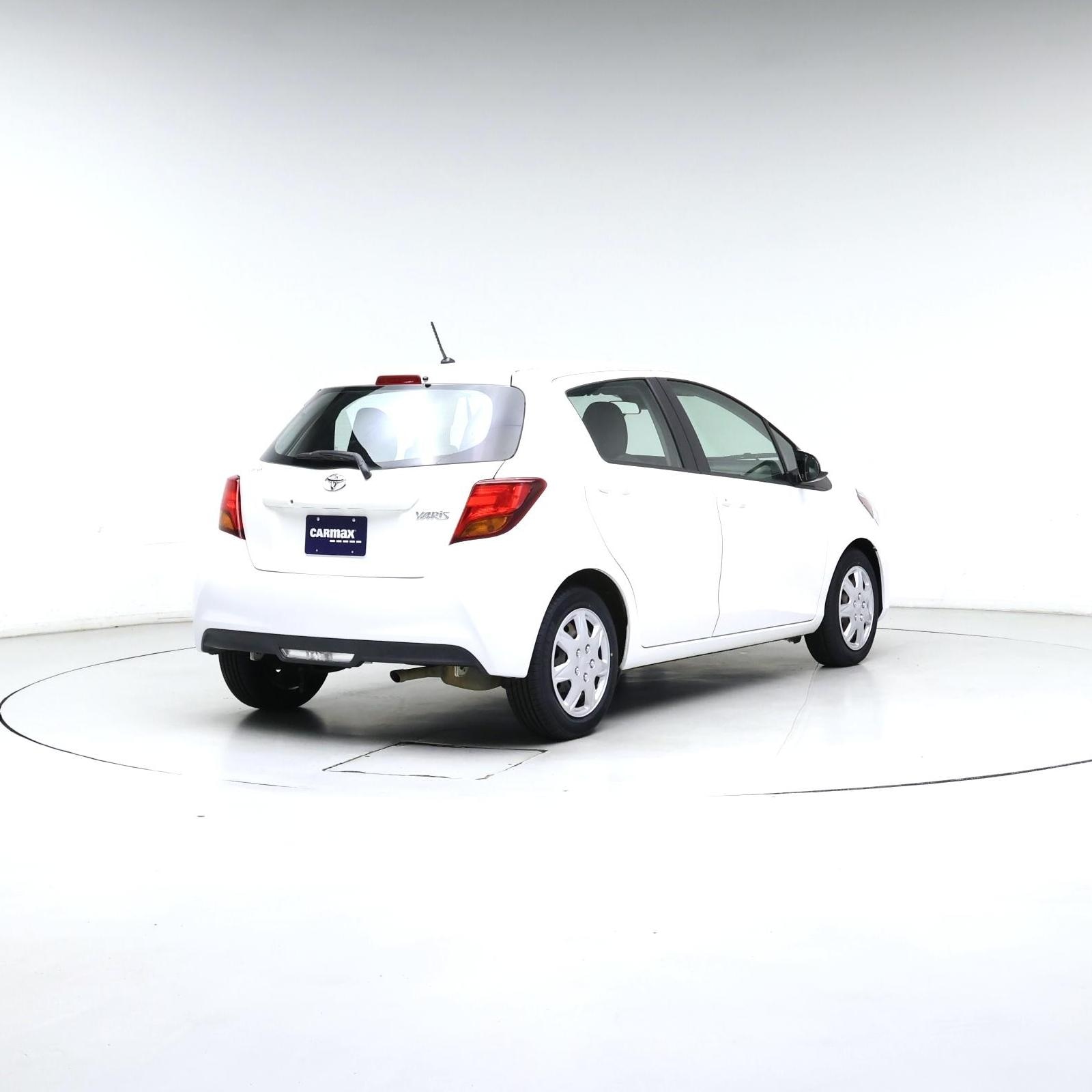 Thumbnail: 2017 Toyota Yaris - 8