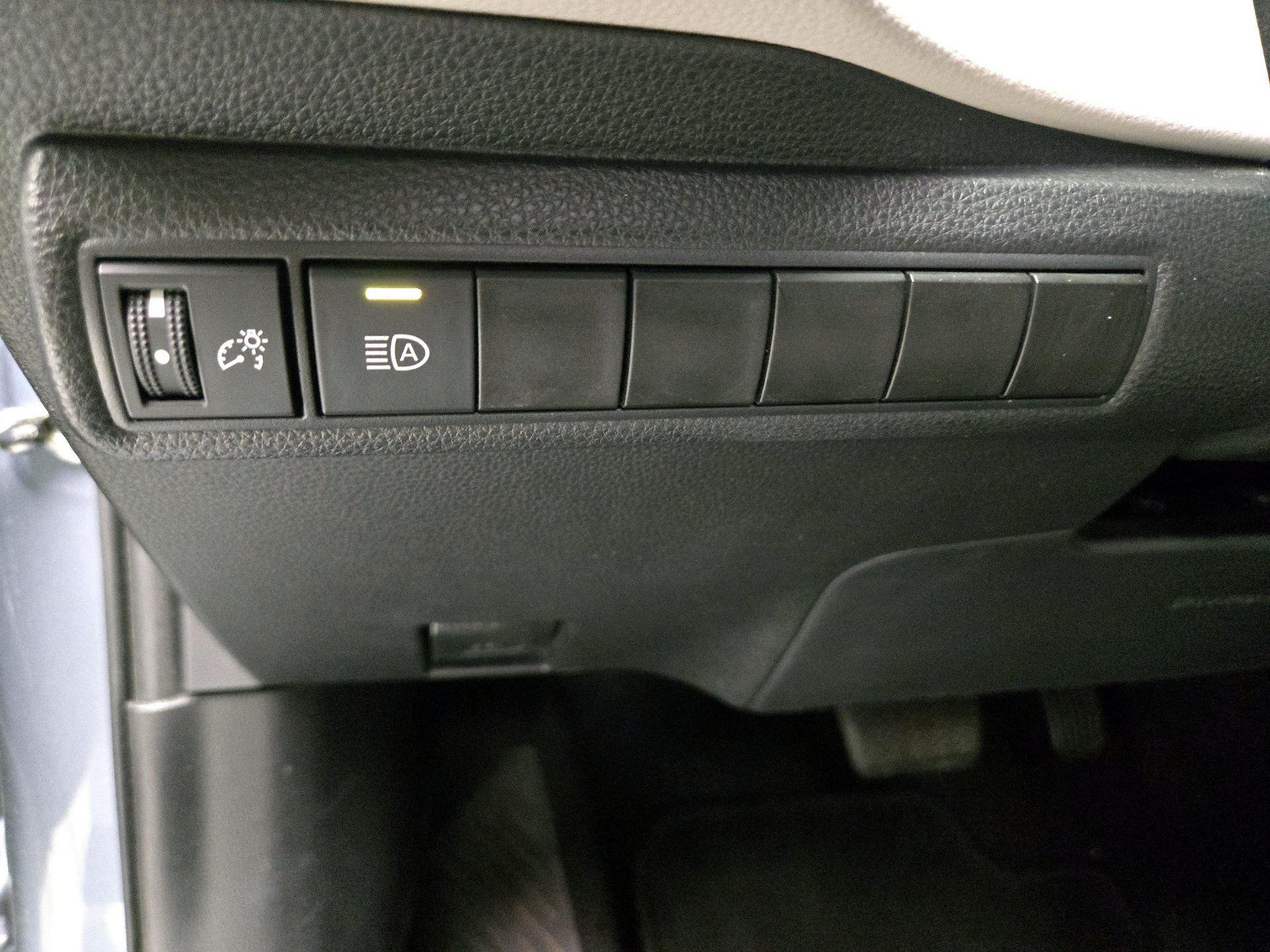 Thumbnail: 2021 Toyota Corolla - 13