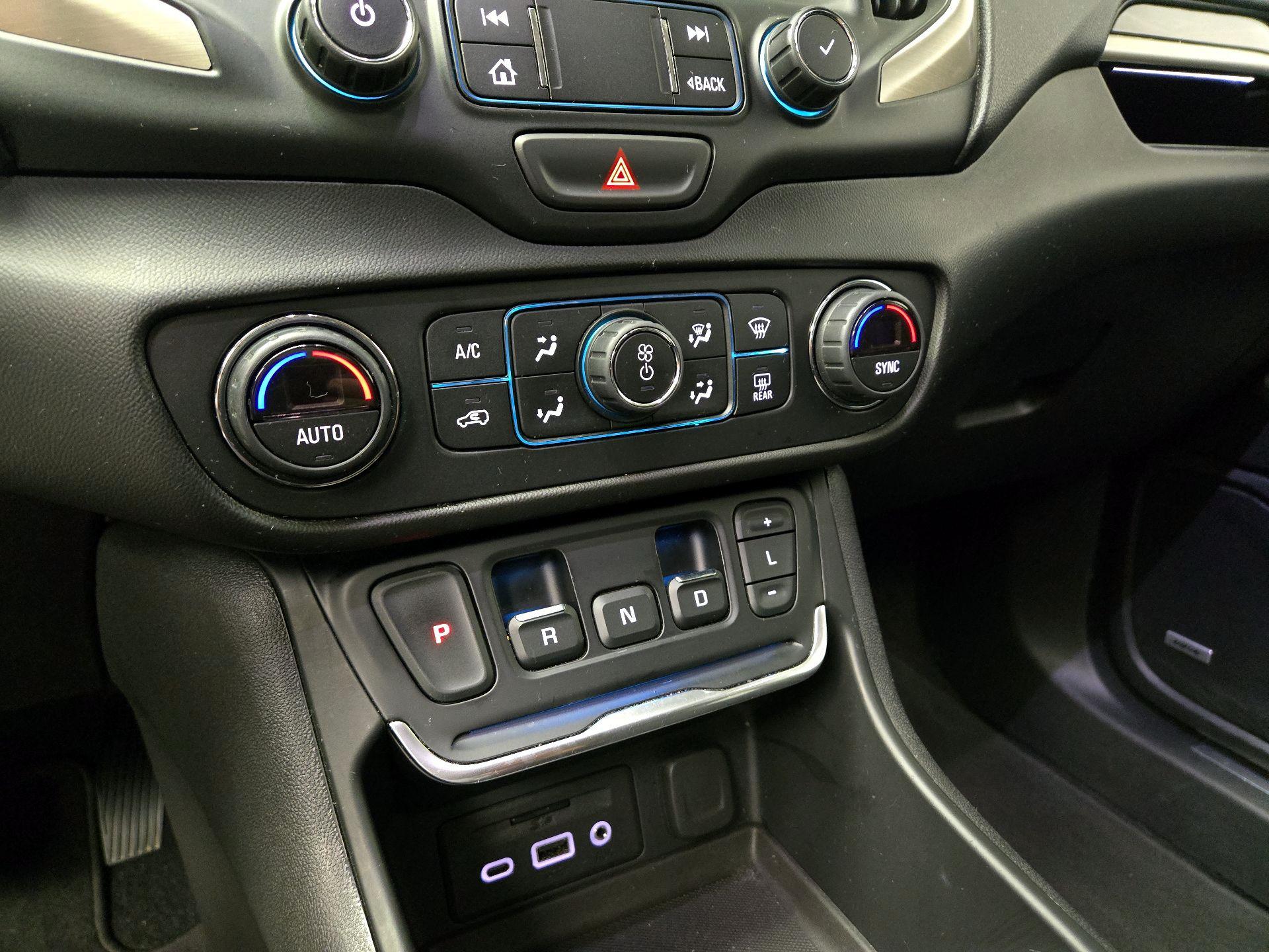 Thumbnail: 2020 GMC Terrain - 17