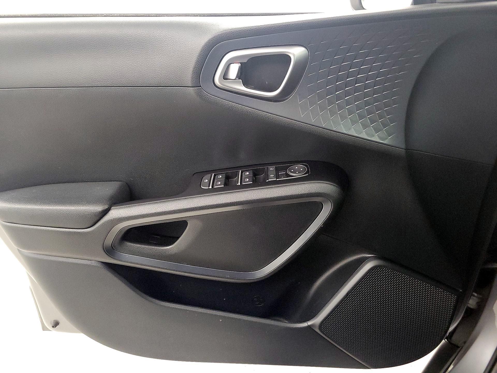 Thumbnail: 2022 Kia Soul - 12