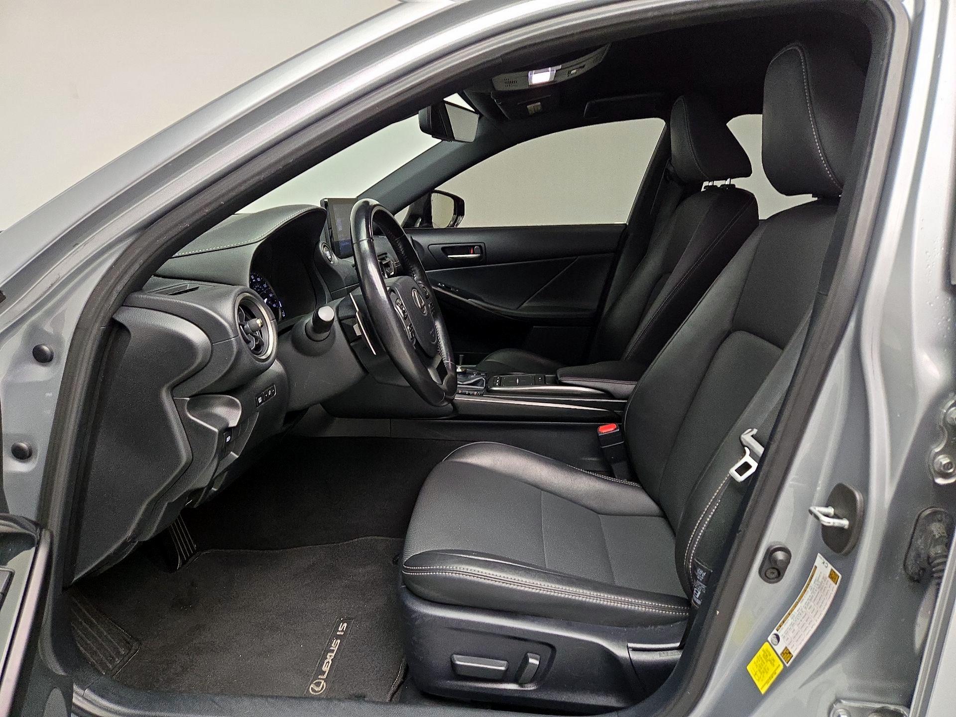 Thumbnail: 2021 Lexus IS - 11